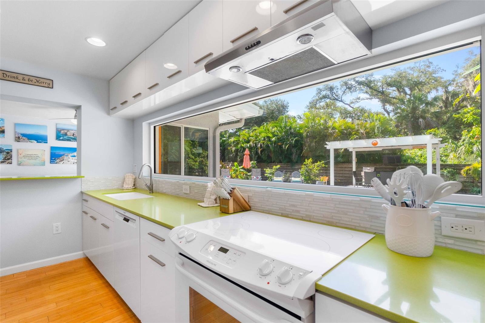 PAUL JOSIAH S LANDS OF - Residential