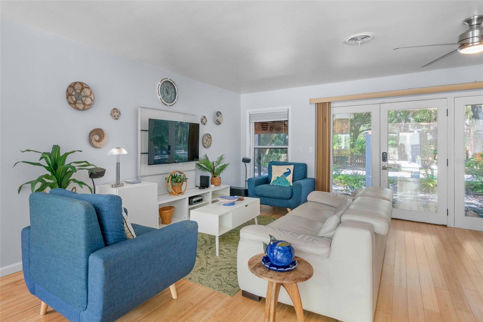 PAUL JOSIAH S LANDS OF - Residential