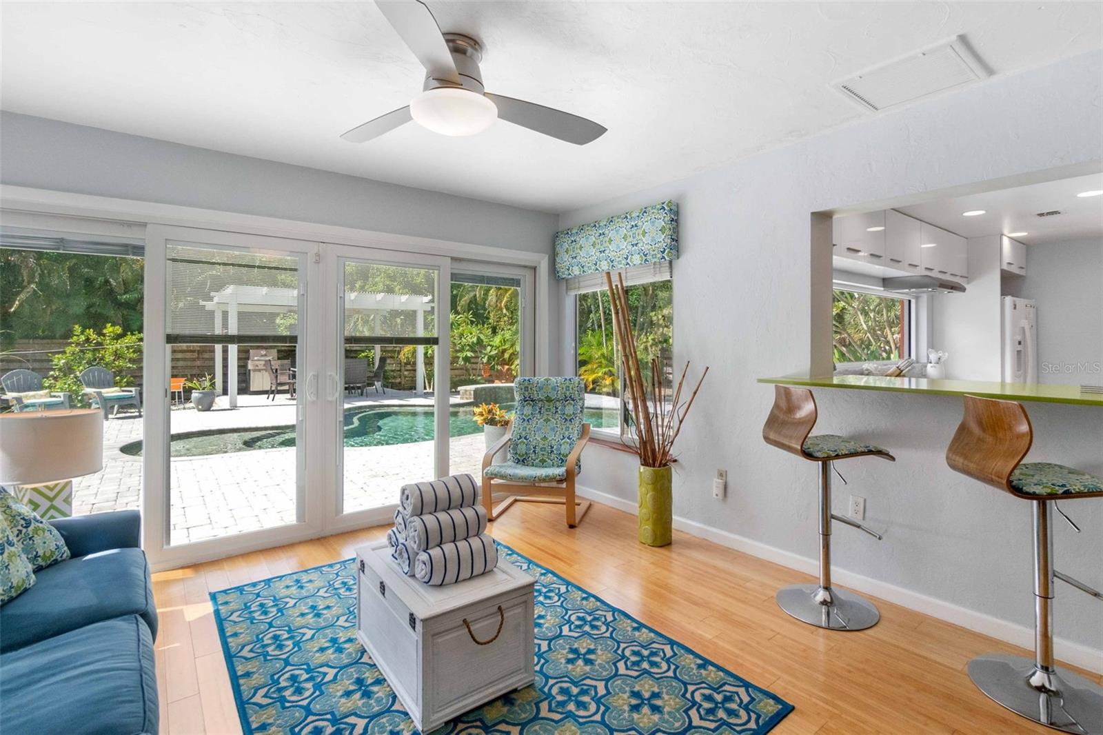 PAUL JOSIAH S LANDS OF - Residential