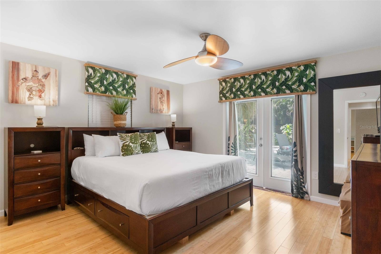 PAUL JOSIAH S LANDS OF - Residential