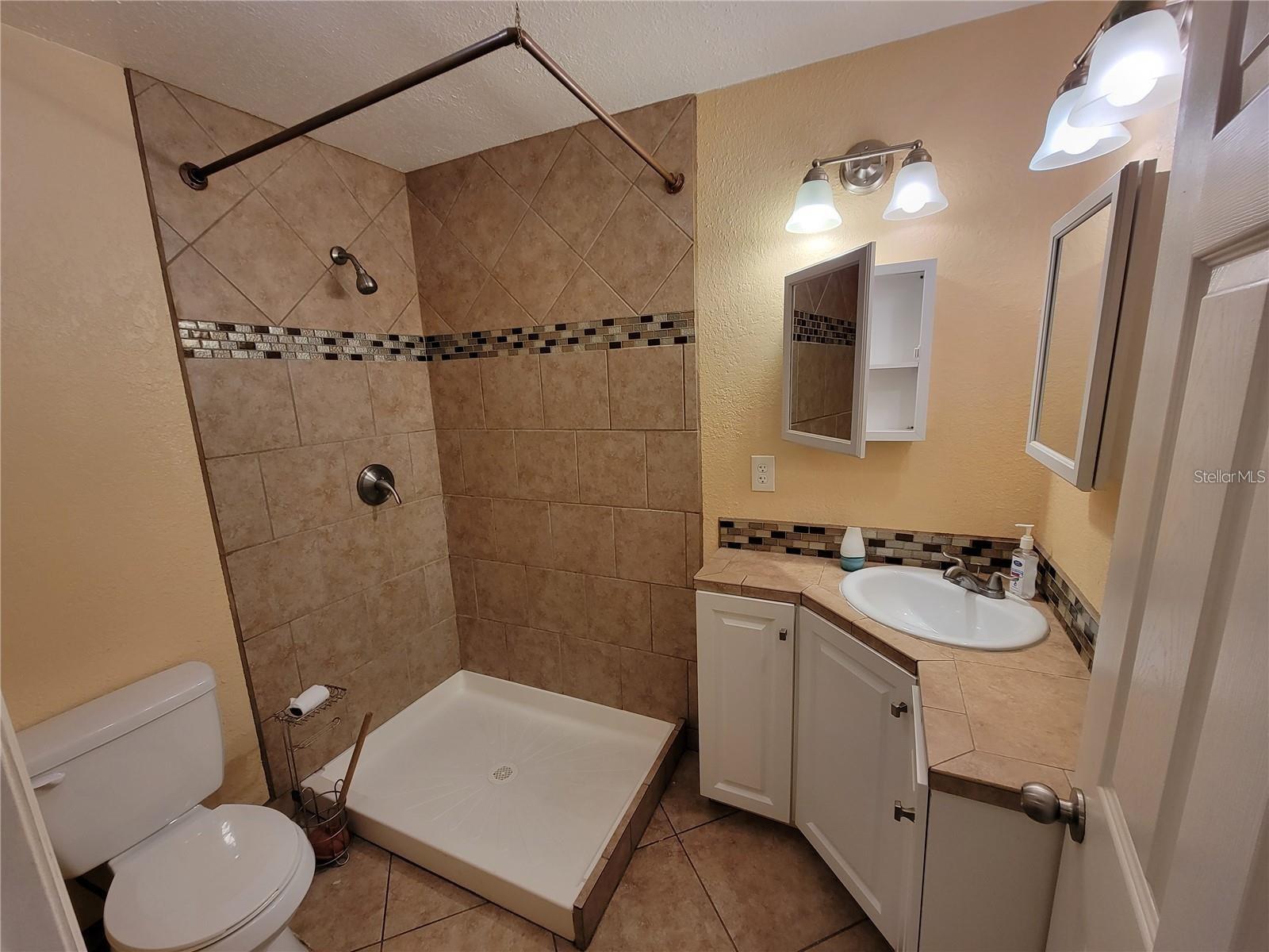 OAK PARK CALDWELLS ADD - Residential Lease