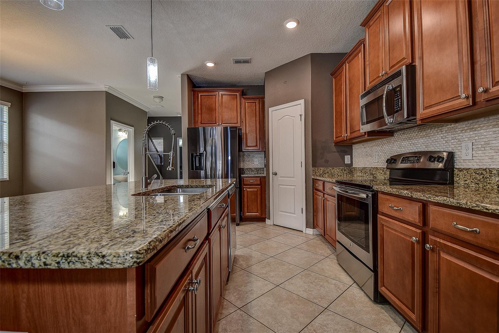 VILLAGES/TRINITY LAKES - Residential