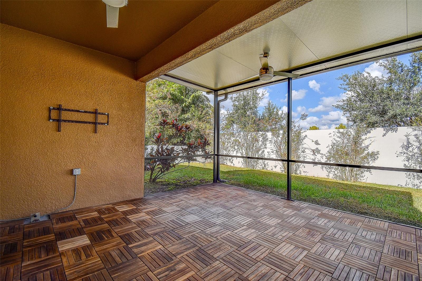 VILLAGES/TRINITY LAKES - Residential