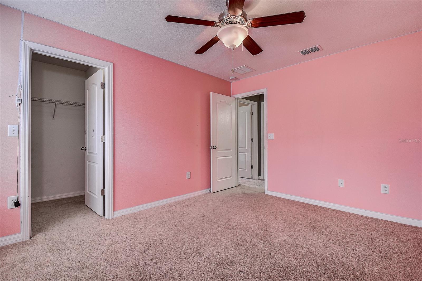 VILLAGES/TRINITY LAKES - Residential