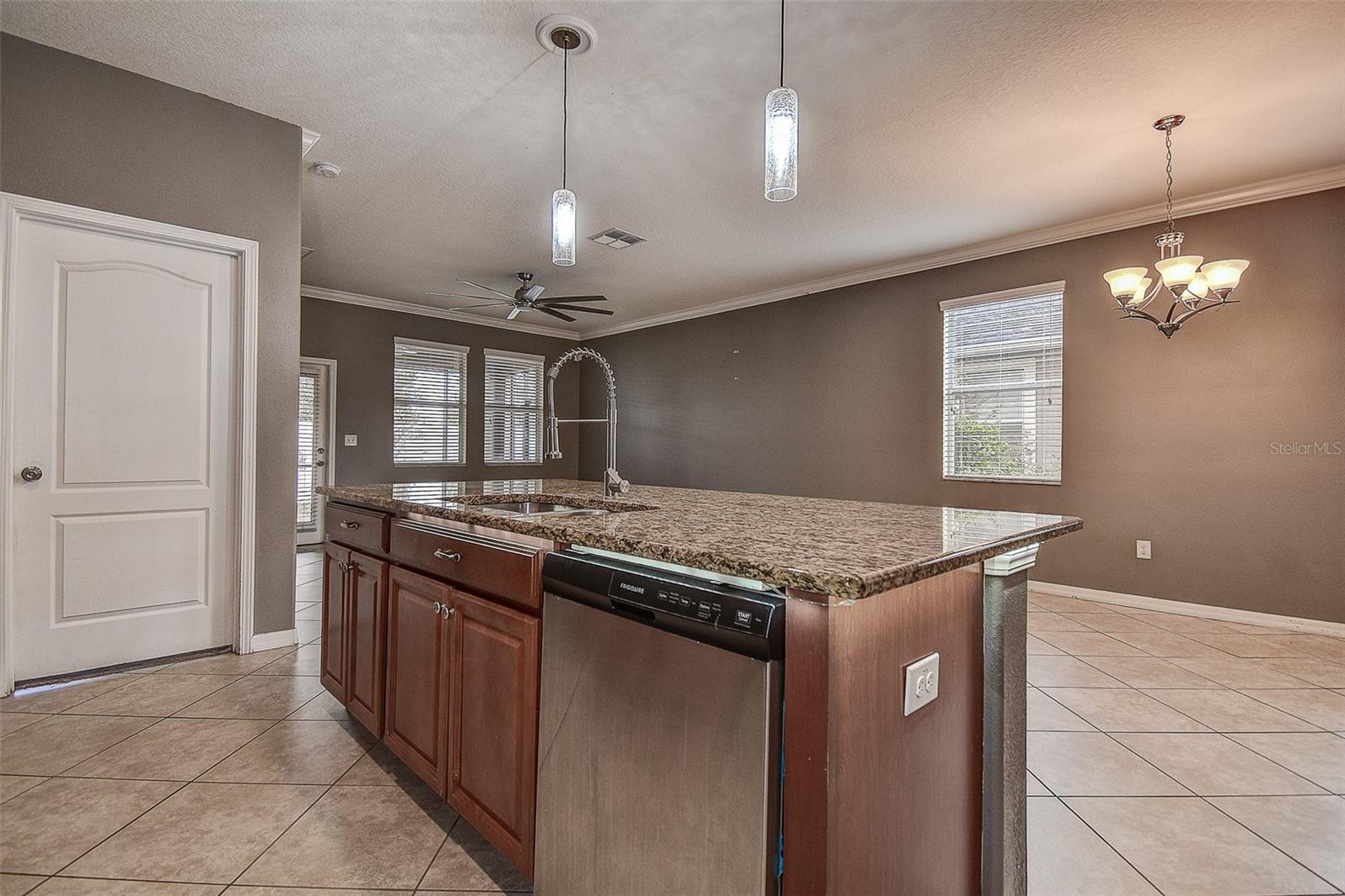 VILLAGES/TRINITY LAKES - Residential