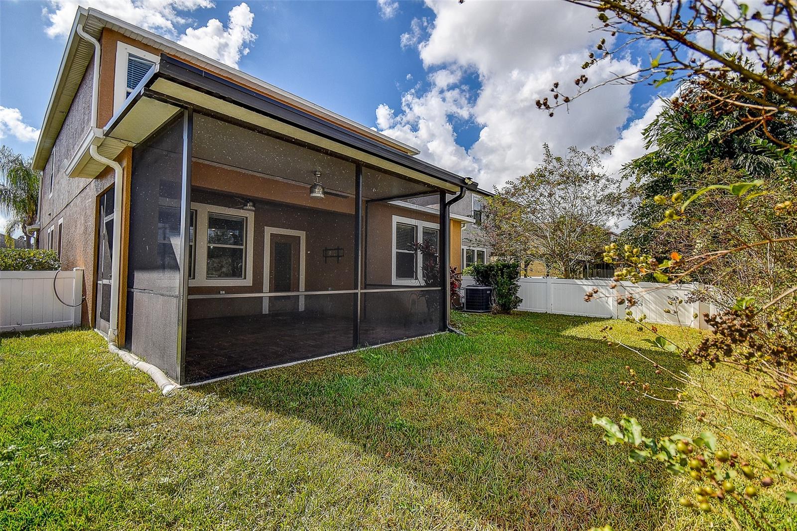 VILLAGES/TRINITY LAKES - Residential