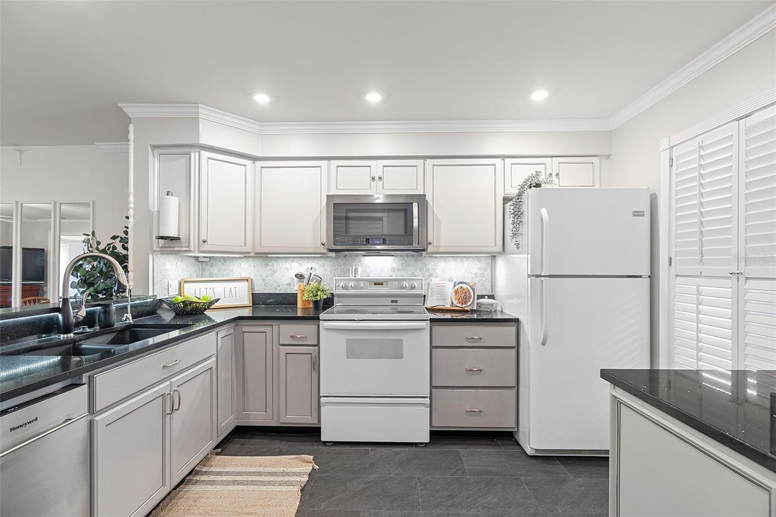 200 INTERNATIONAL DRIVE 815