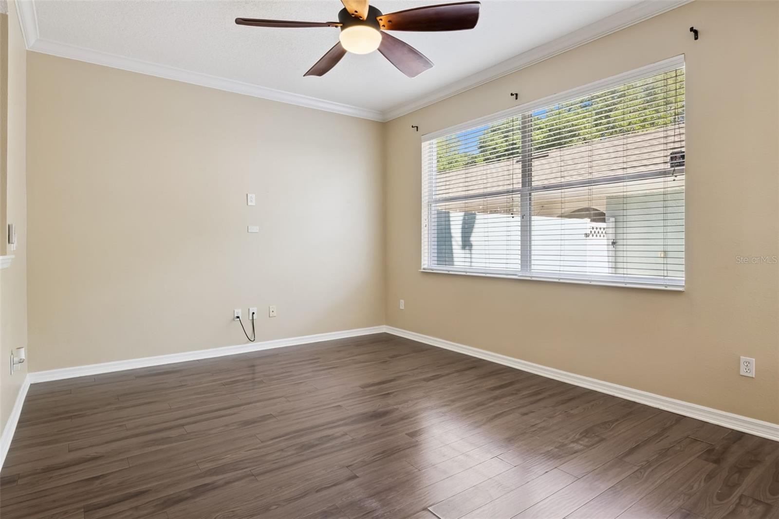 NEWBURY PARK - Residential