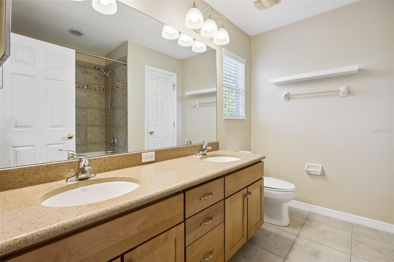 NEWBURY PARK - Residential