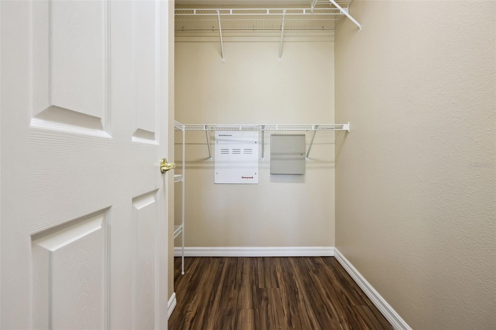 NEWBURY PARK - Residential