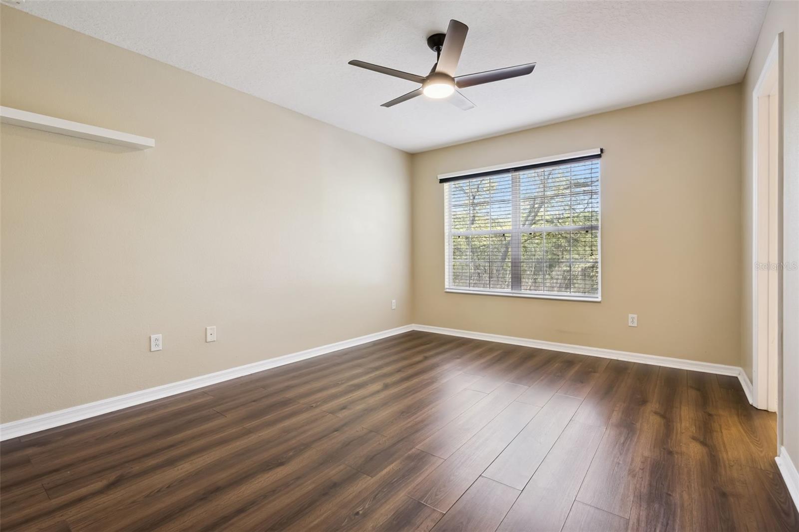 NEWBURY PARK - Residential