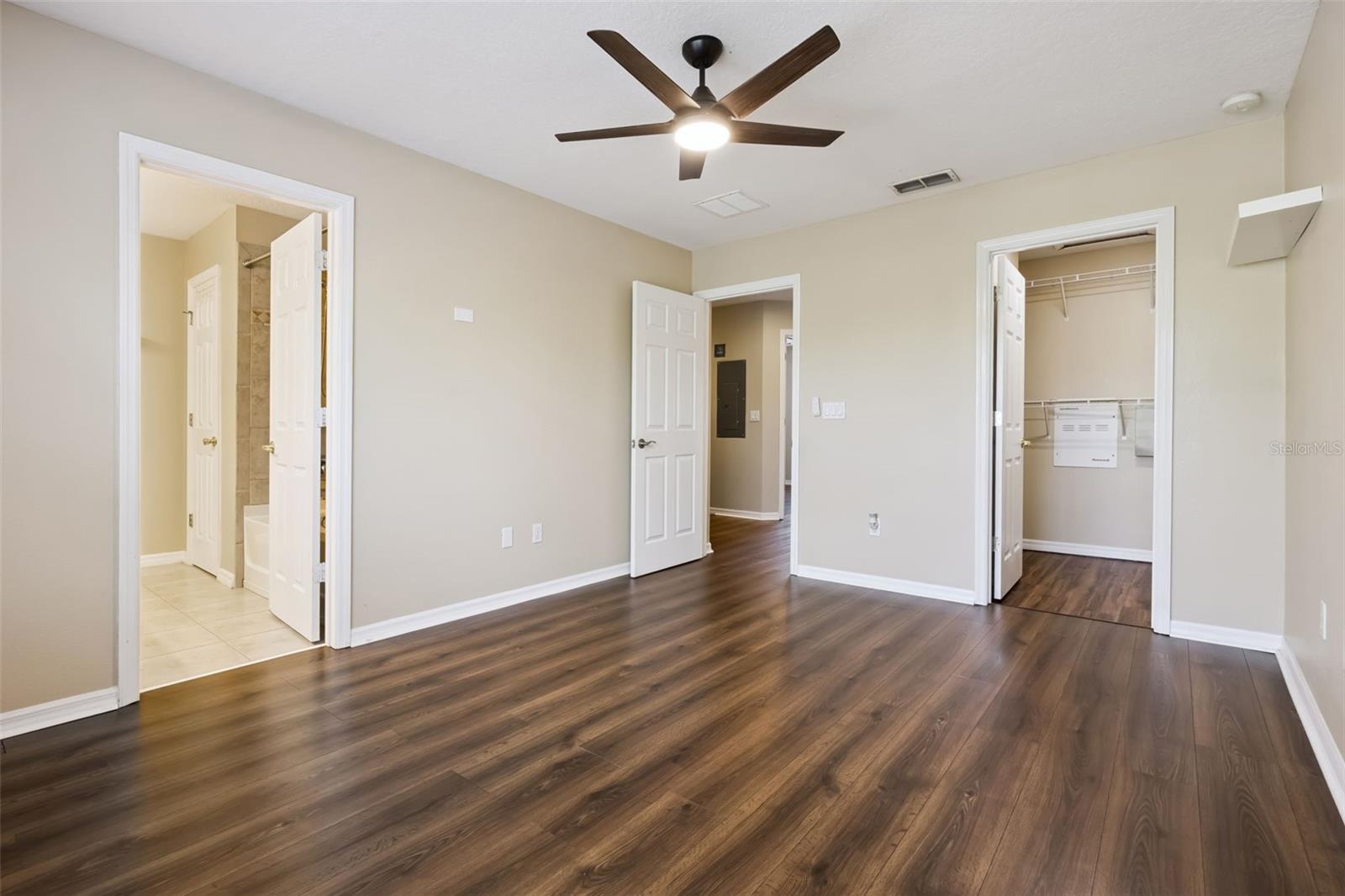 NEWBURY PARK - Residential