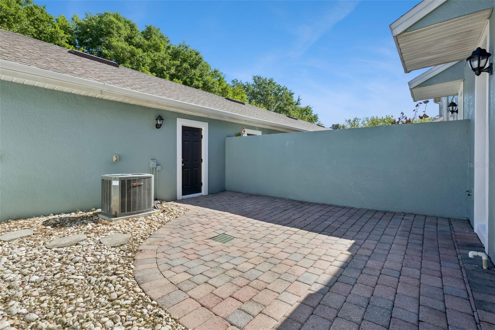 NEWBURY PARK - Residential