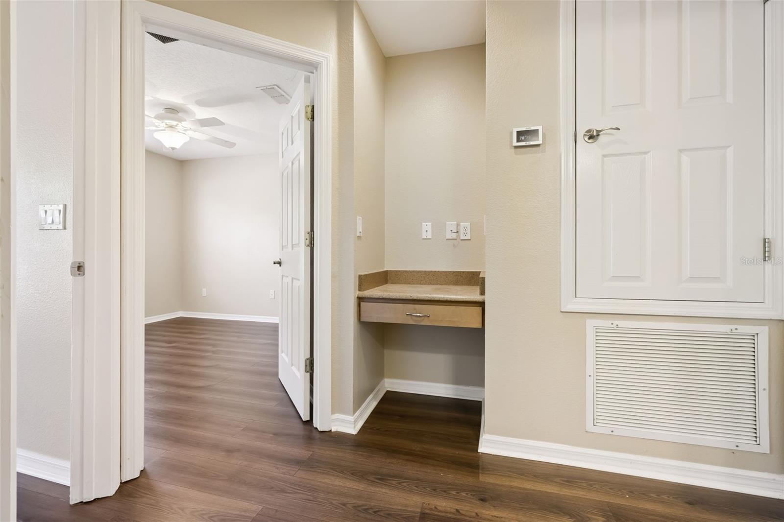 NEWBURY PARK - Residential