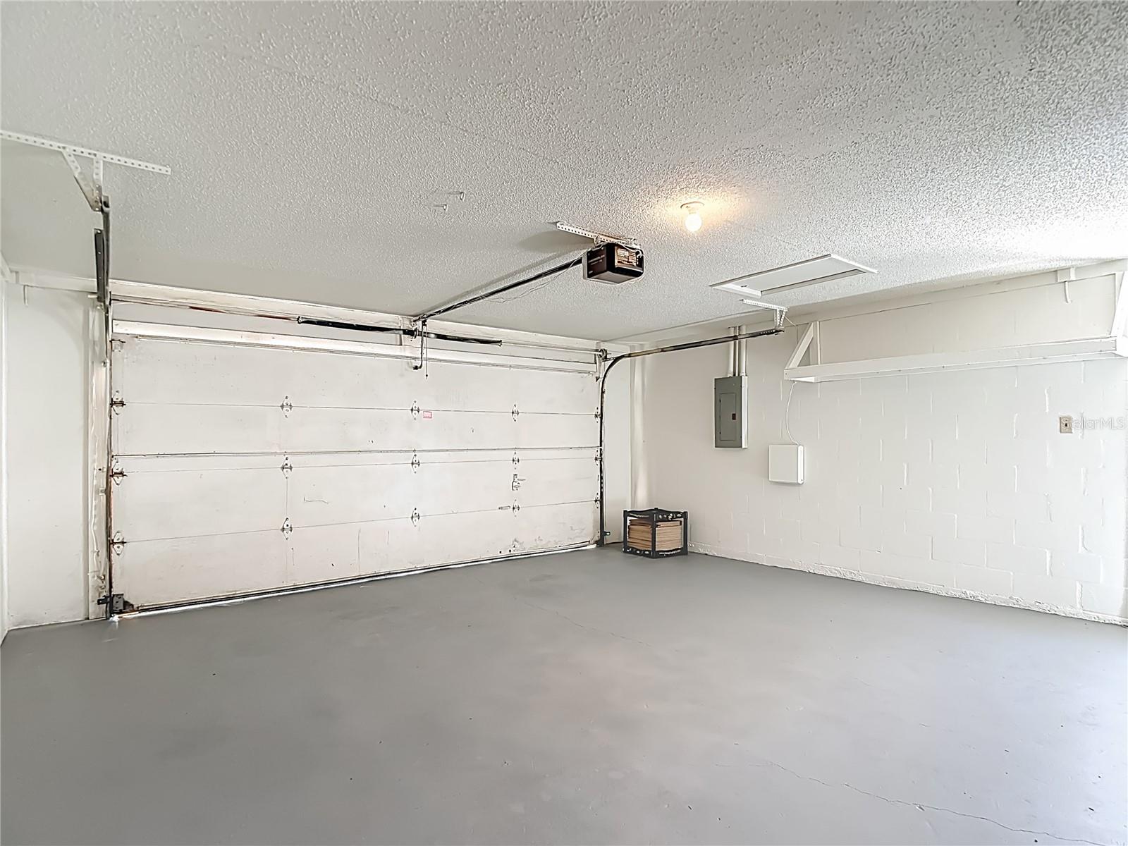 COUNTRY AIRE PH FOUR - Residential