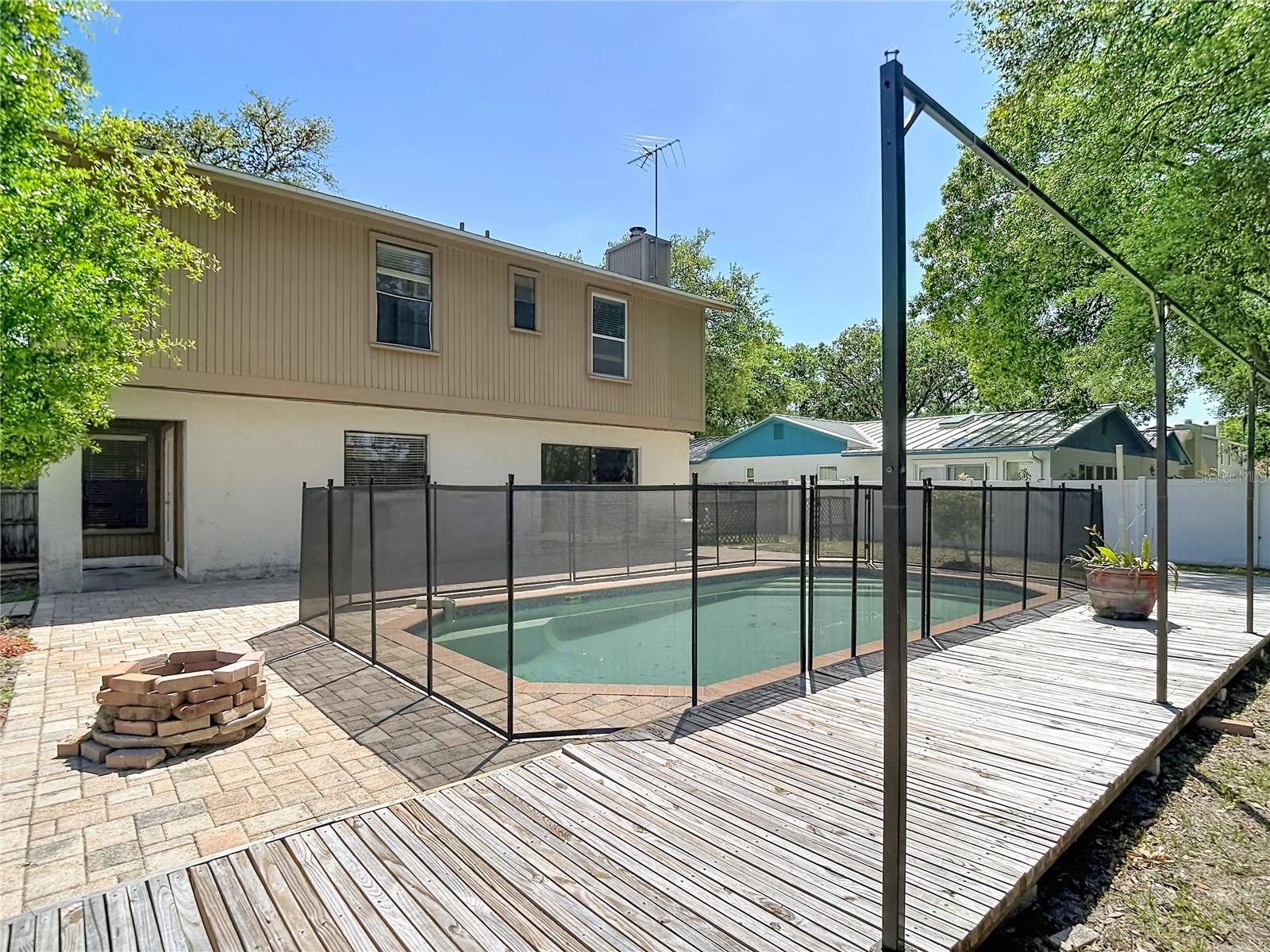 COUNTRY AIRE PH FOUR - Residential