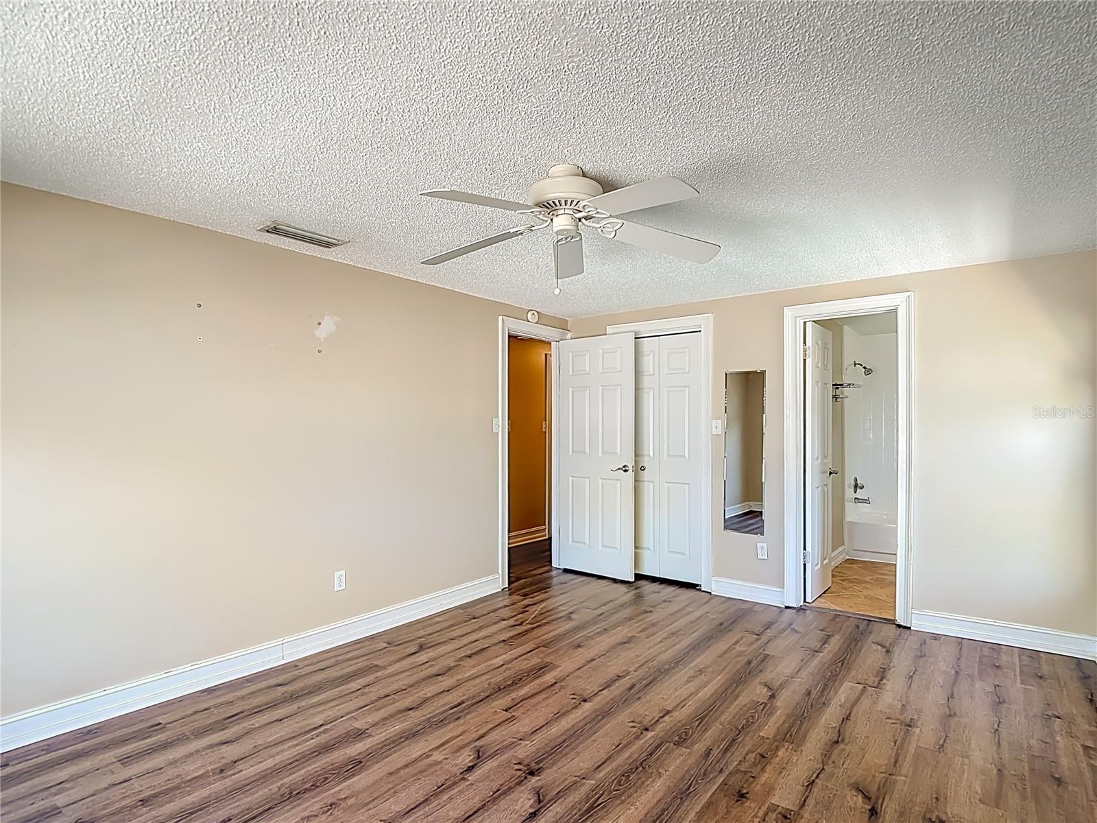 COUNTRY AIRE PH FOUR - Residential