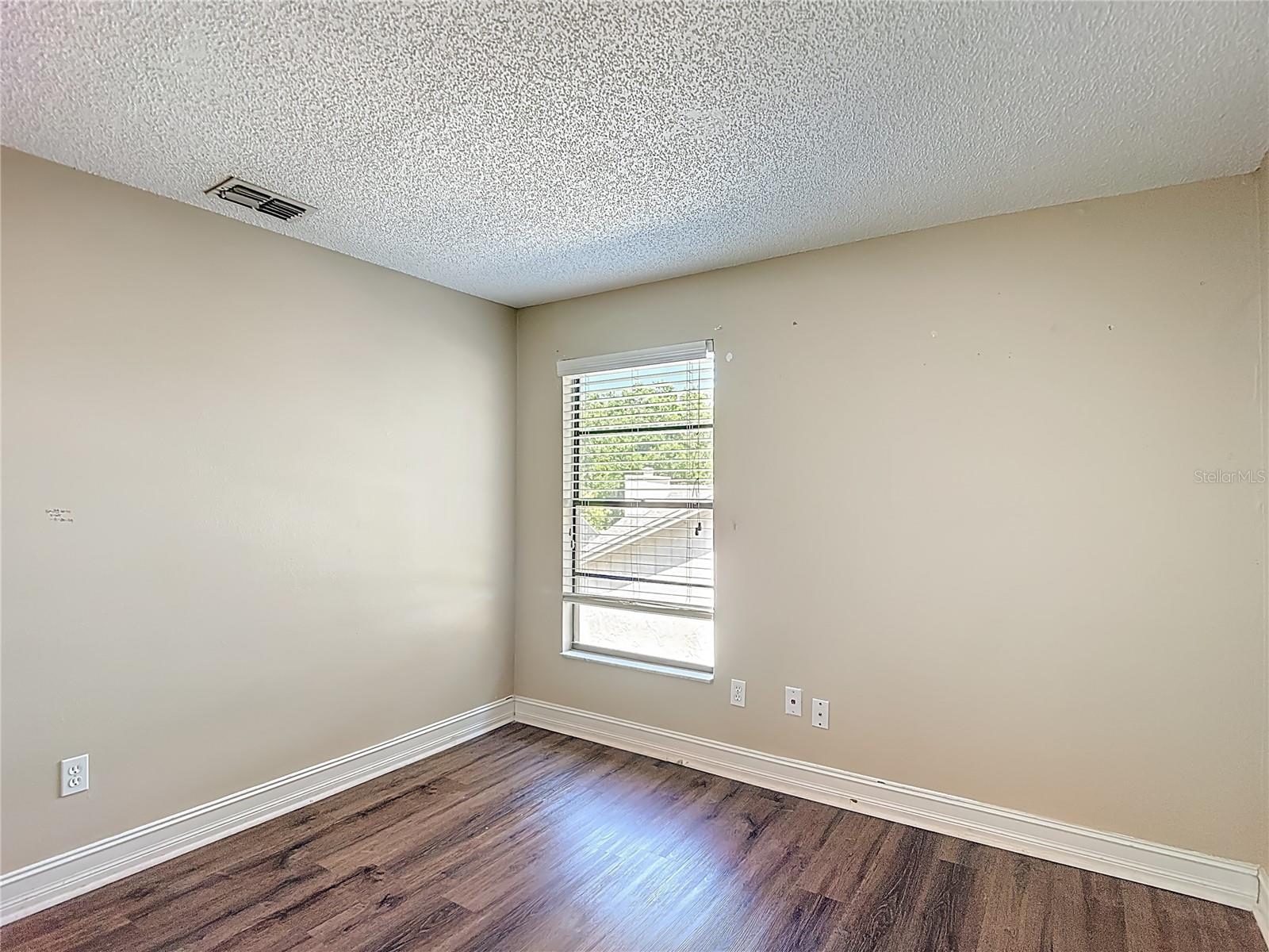 COUNTRY AIRE PH FOUR - Residential