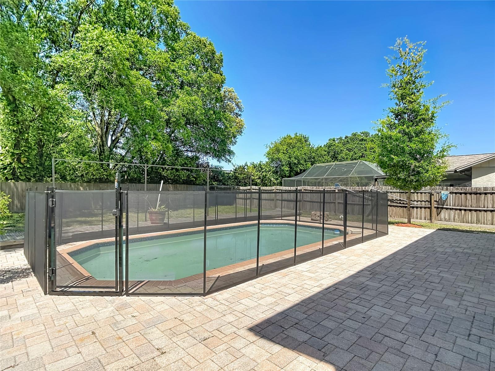 COUNTRY AIRE PH FOUR - Residential