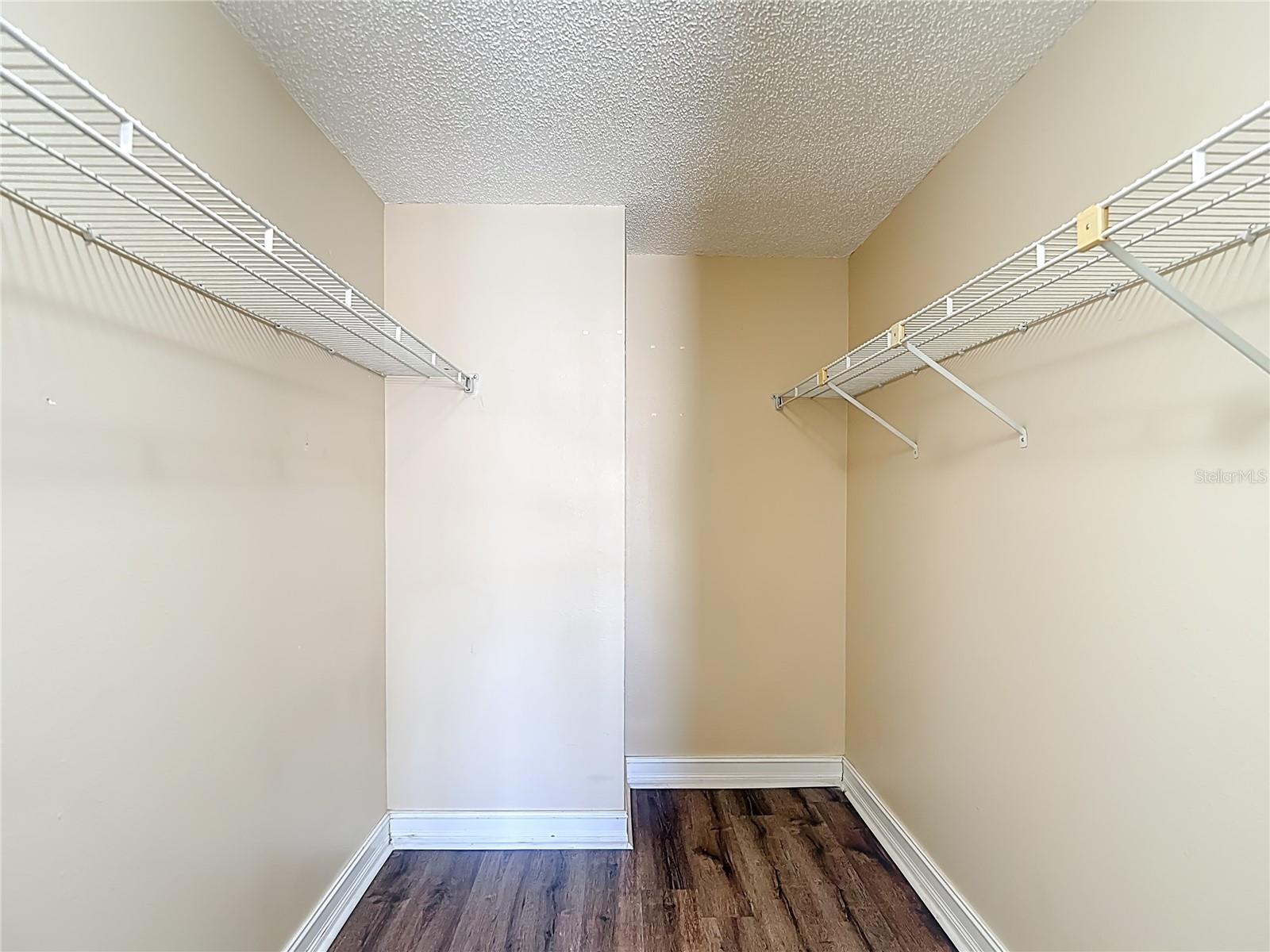 COUNTRY AIRE PH FOUR - Residential