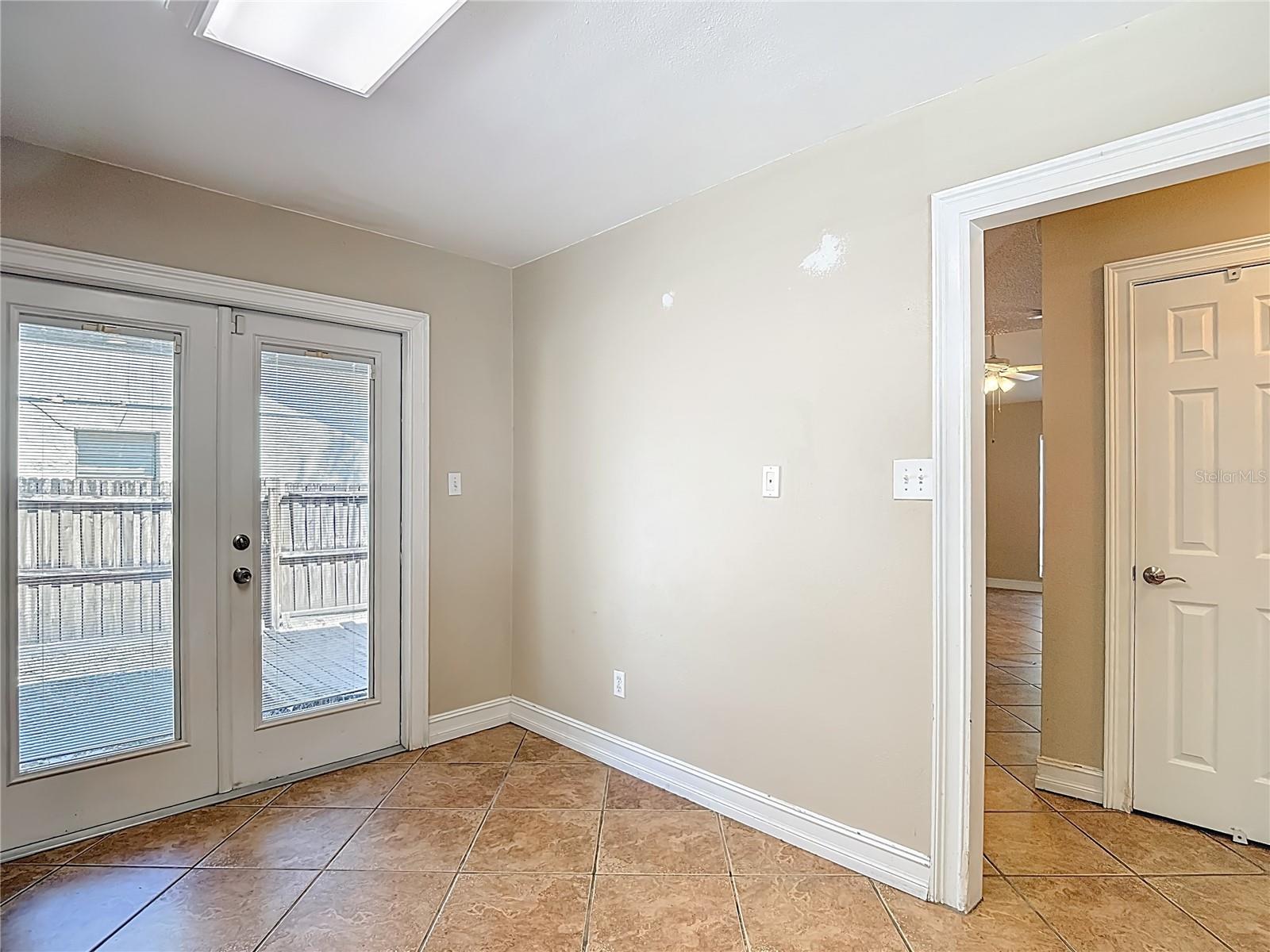 COUNTRY AIRE PH FOUR - Residential