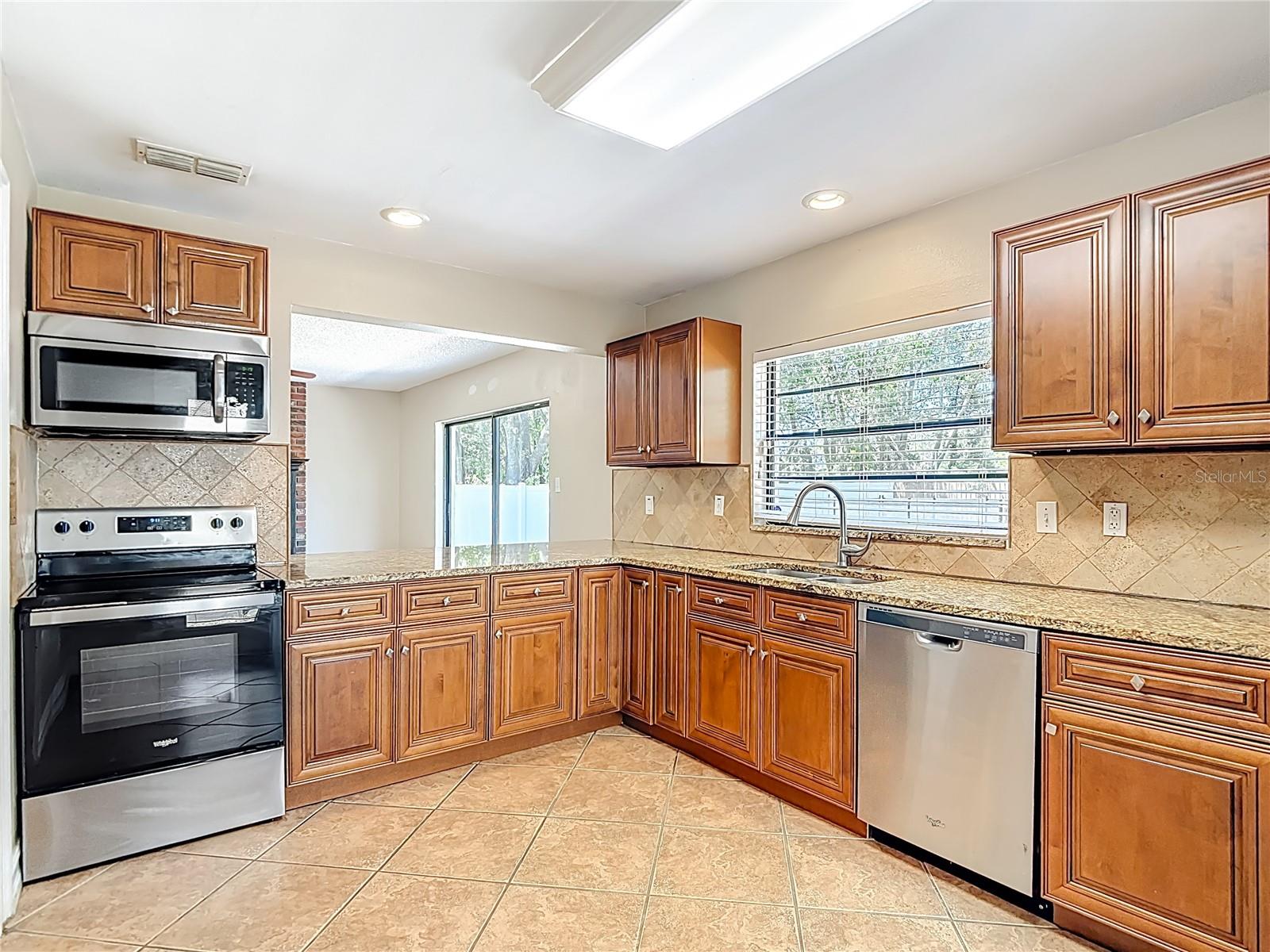 COUNTRY AIRE PH FOUR - Residential