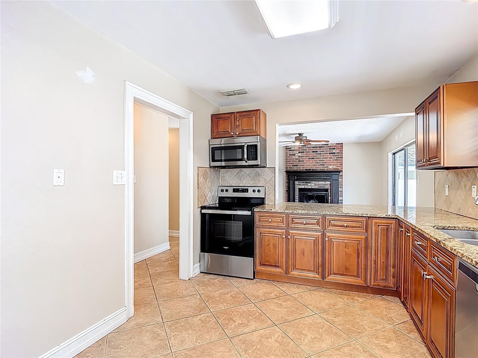 COUNTRY AIRE PH FOUR - Residential