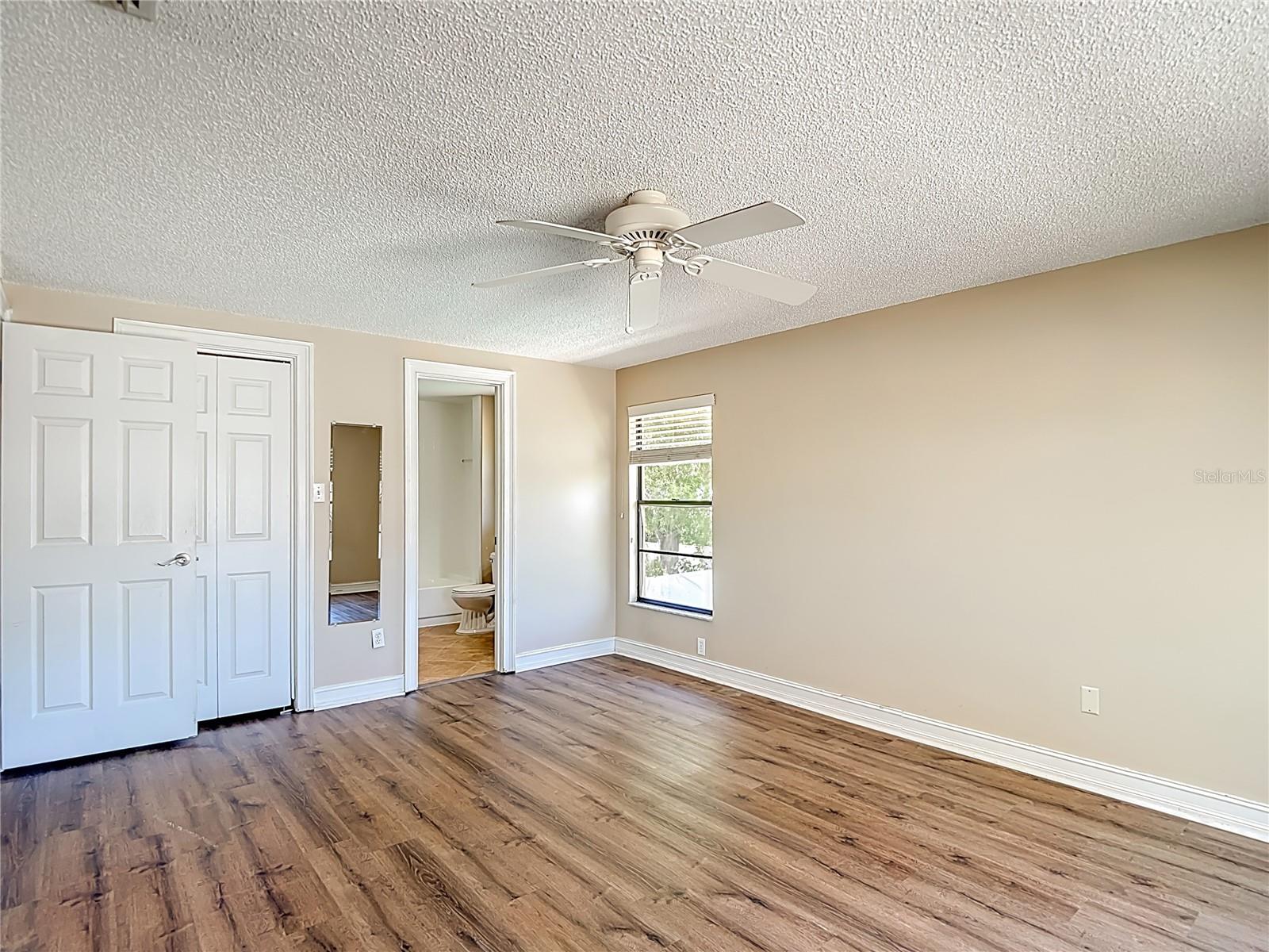 COUNTRY AIRE PH FOUR - Residential