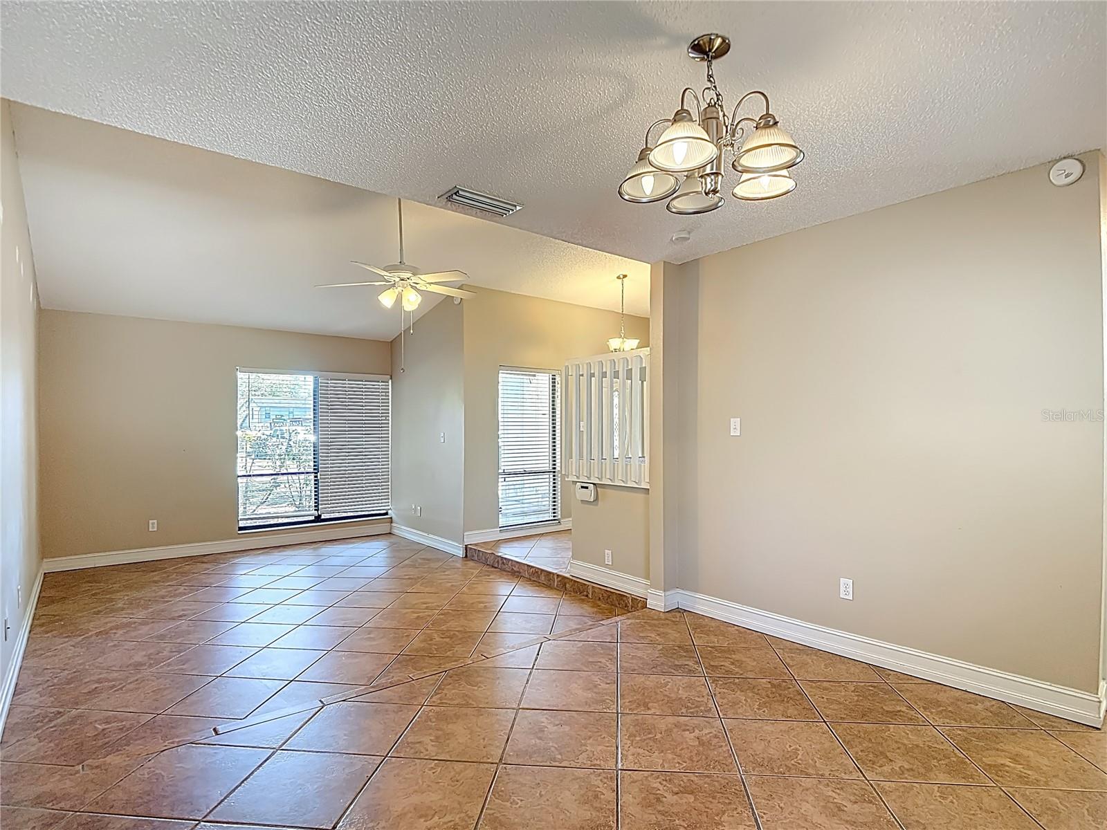 COUNTRY AIRE PH FOUR - Residential