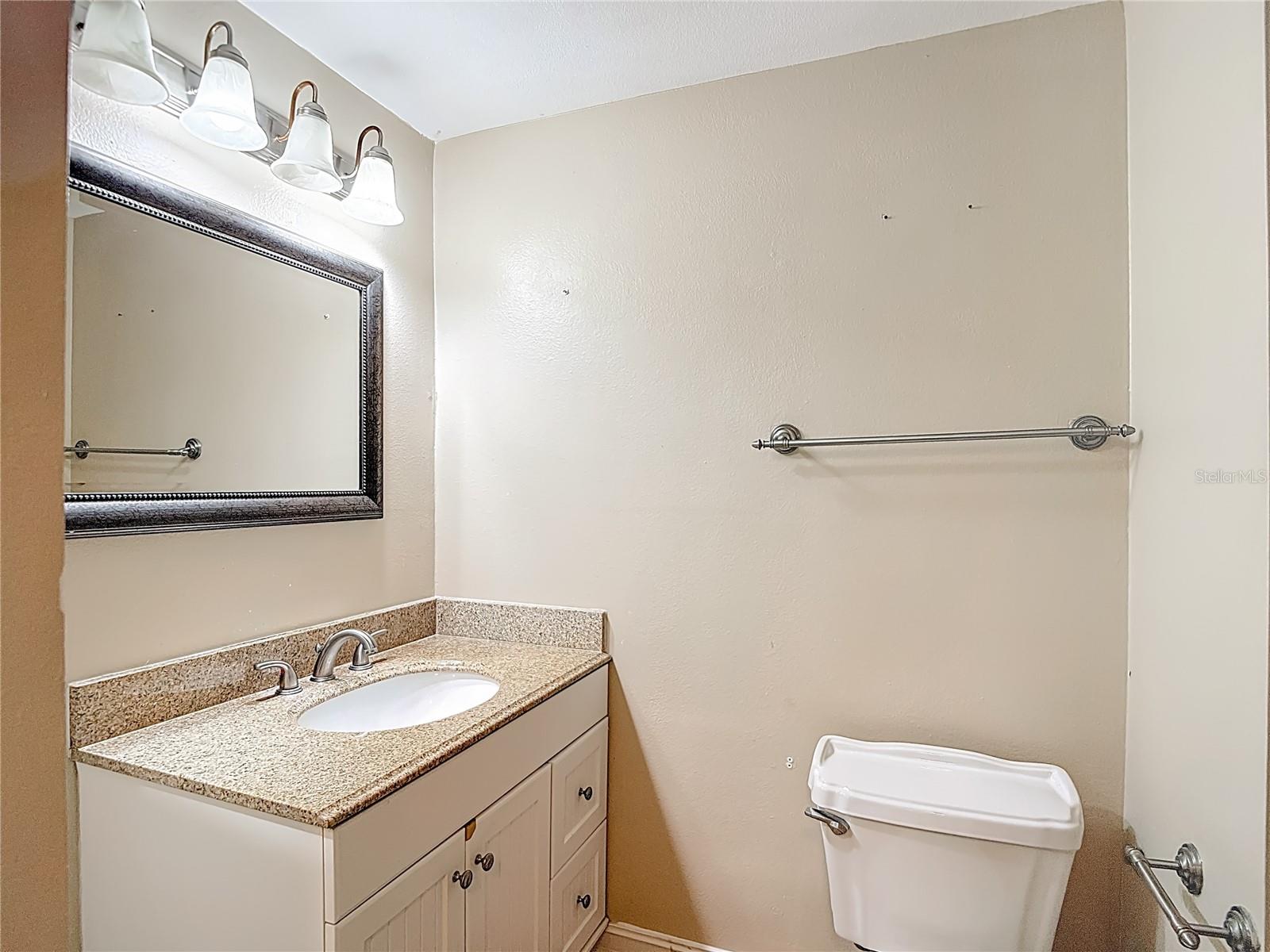 COUNTRY AIRE PH FOUR - Residential