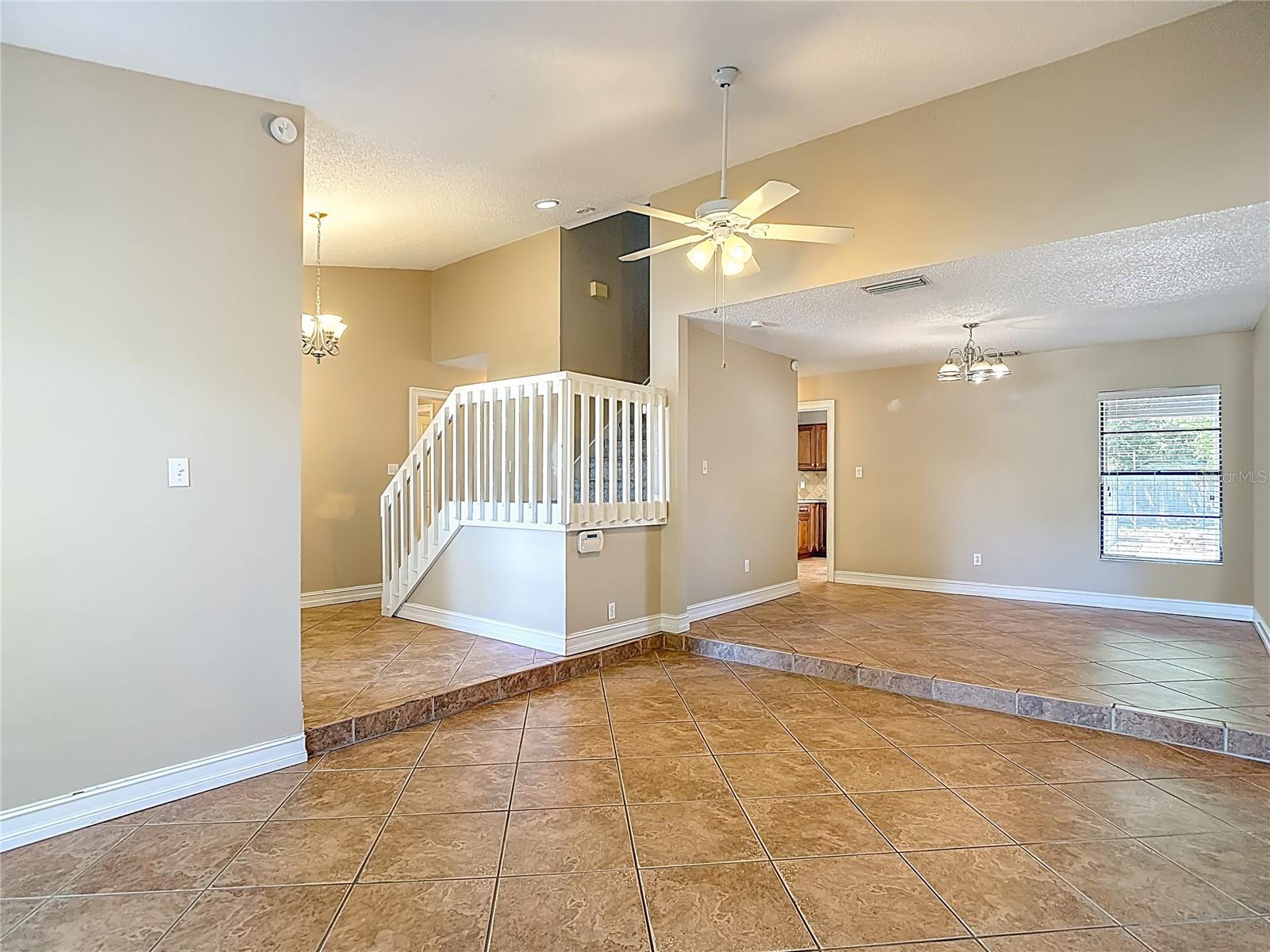 COUNTRY AIRE PH FOUR - Residential