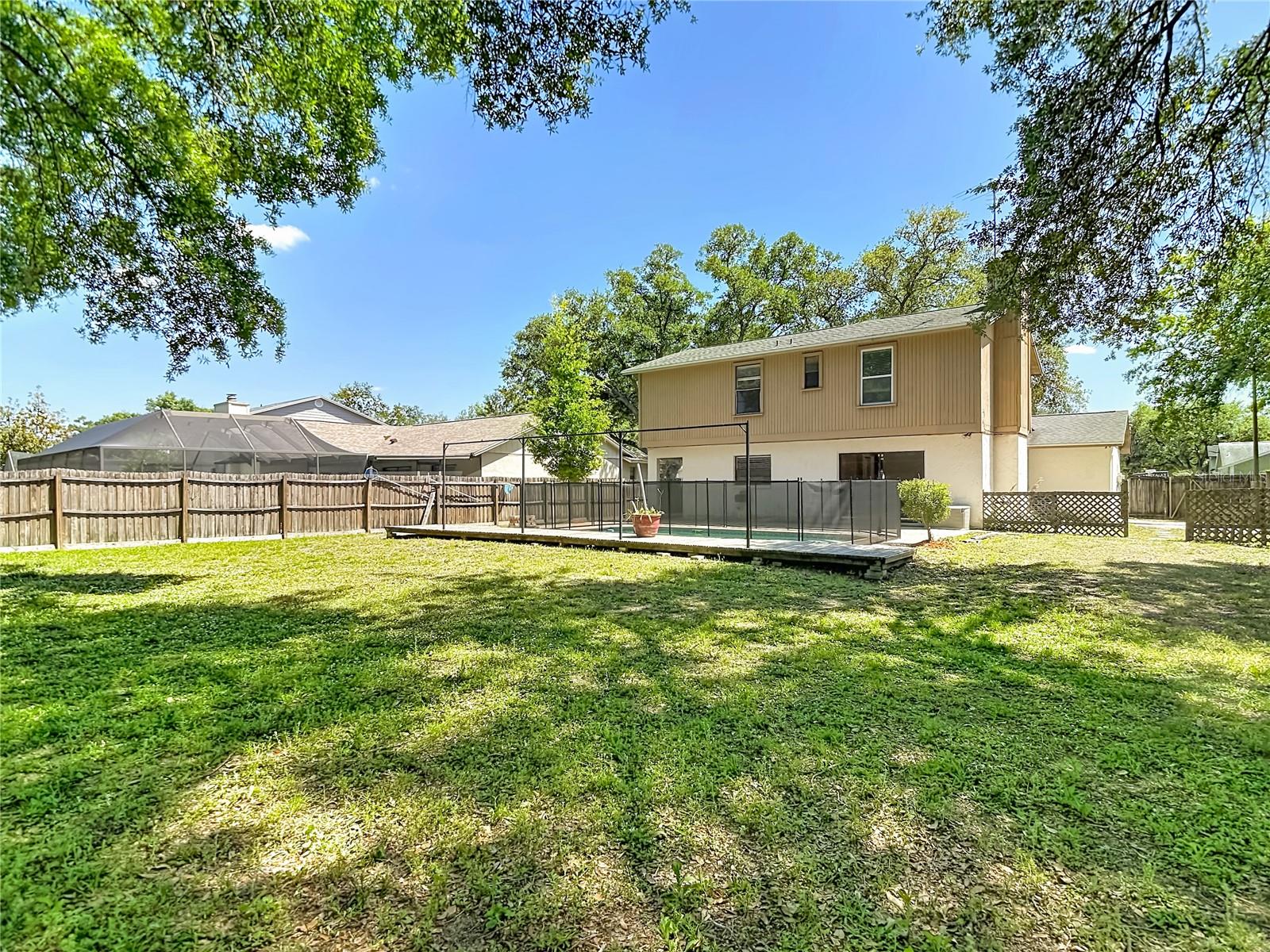 COUNTRY AIRE PH FOUR - Residential