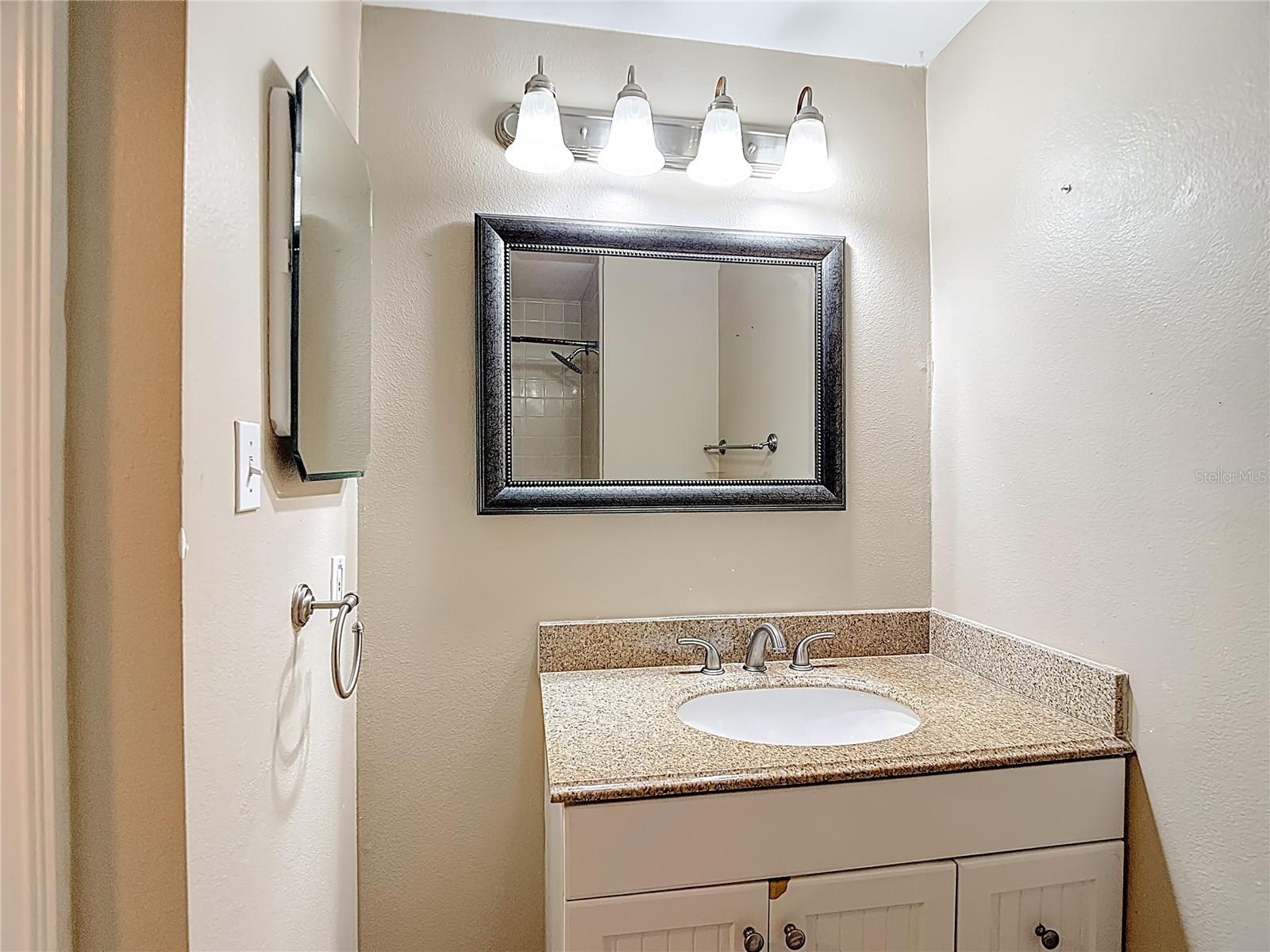 COUNTRY AIRE PH FOUR - Residential