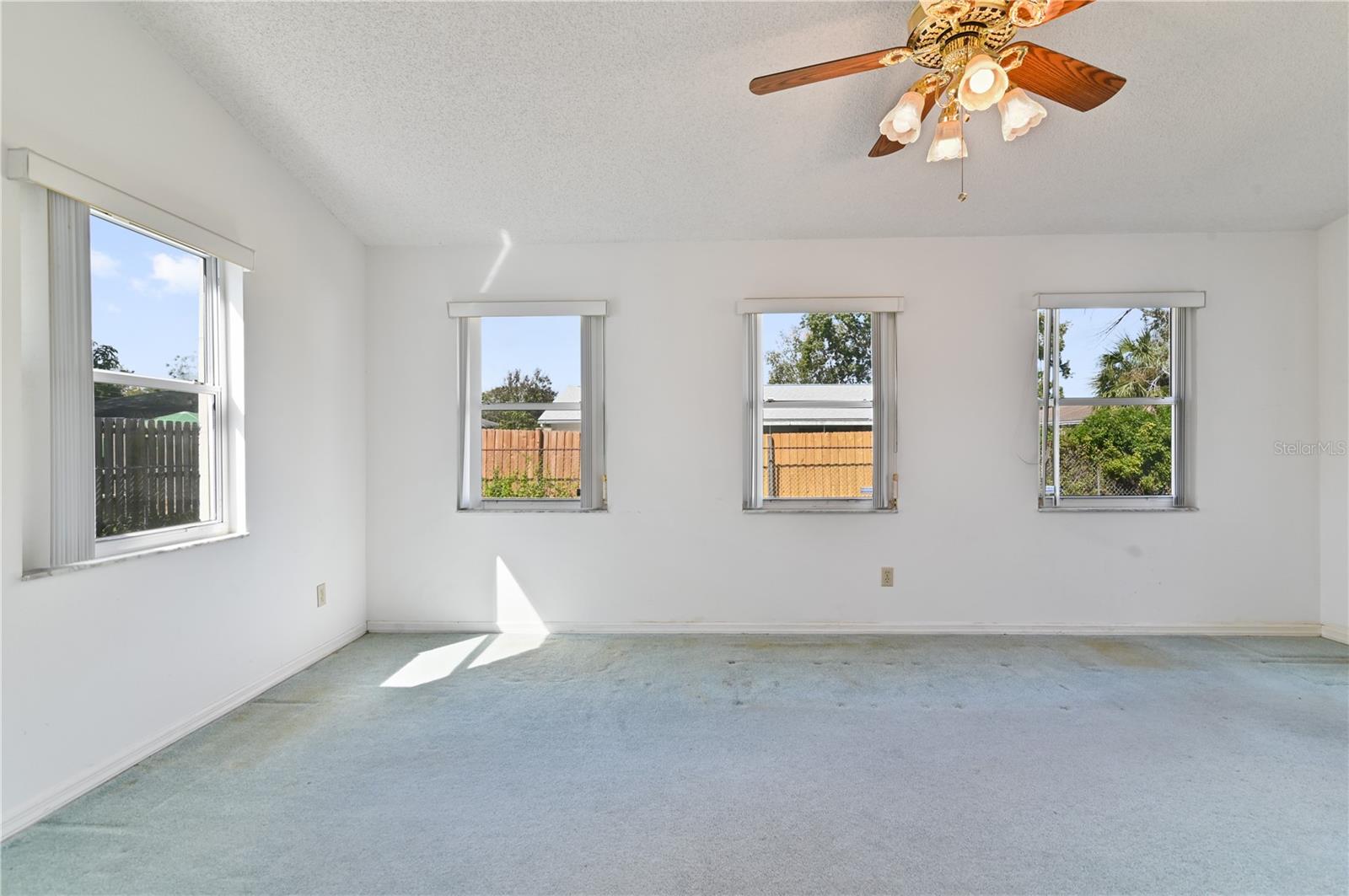 WOODCREST UNIT 03 - Residential