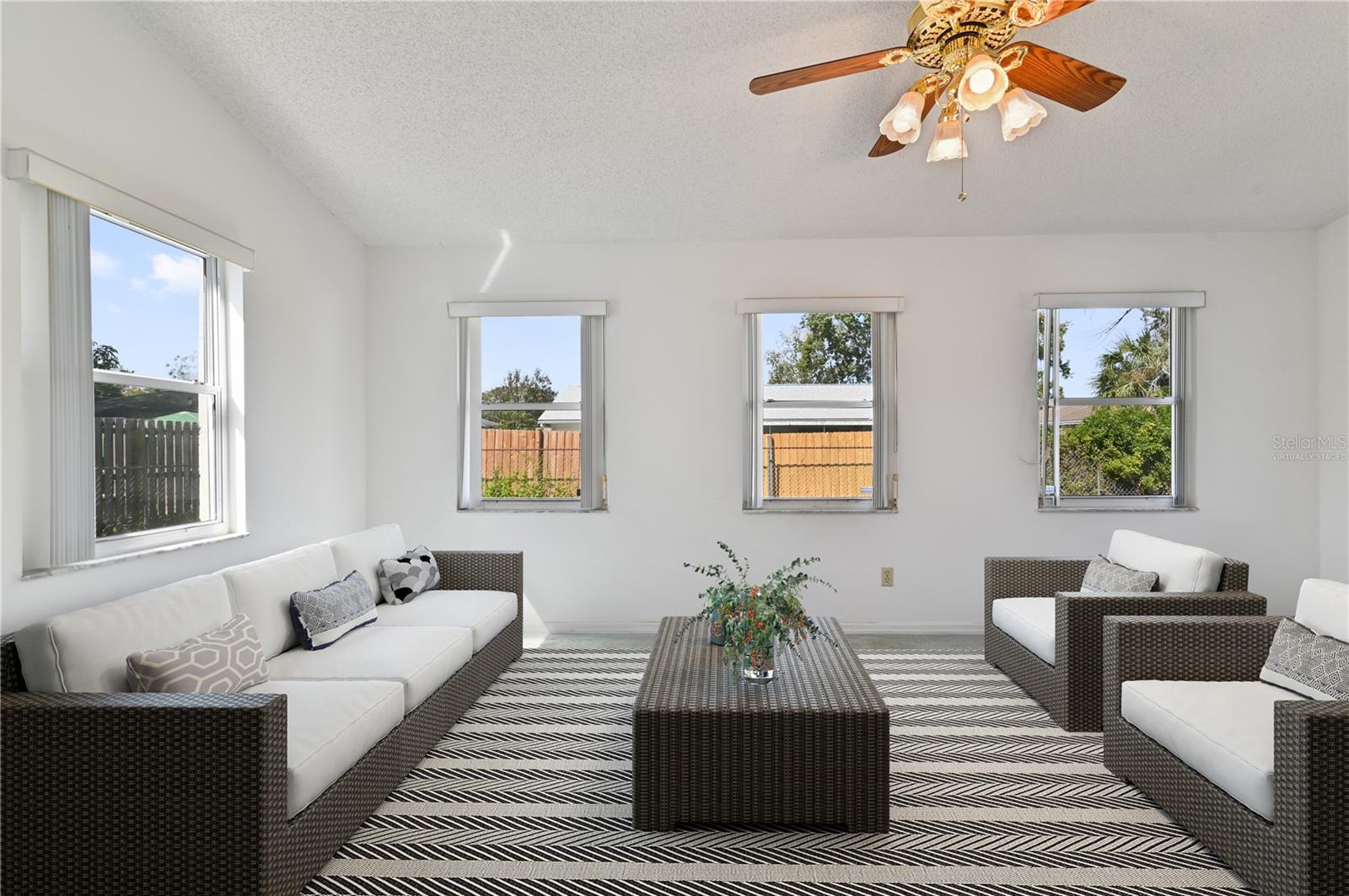 WOODCREST UNIT 03 - Residential