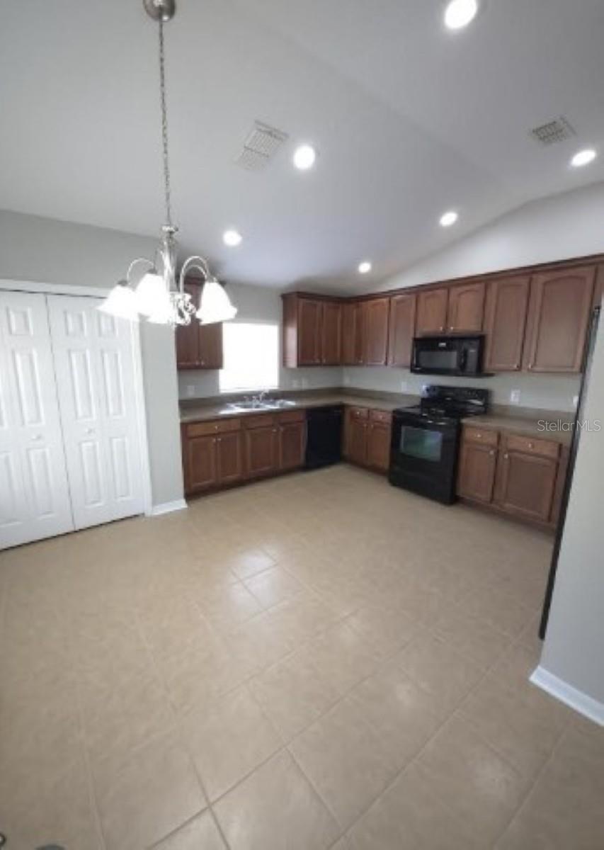 HIGHLAND RDG - Residential Lease