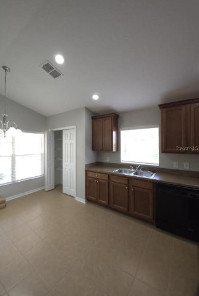 HIGHLAND RDG - Residential Lease