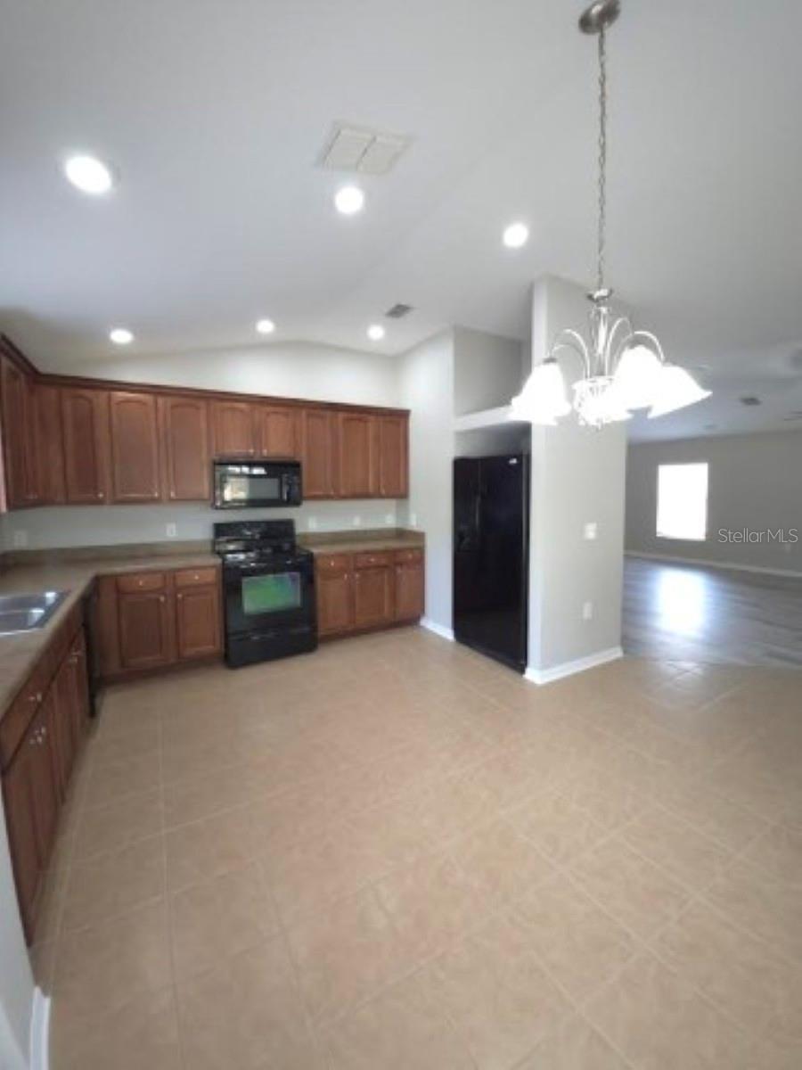 HIGHLAND RDG - Residential Lease
