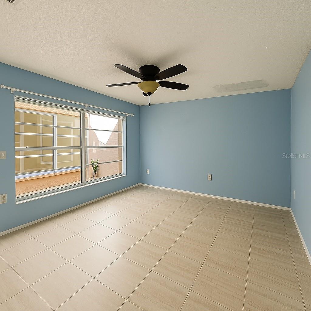 SALEM SQUARE - Residential
