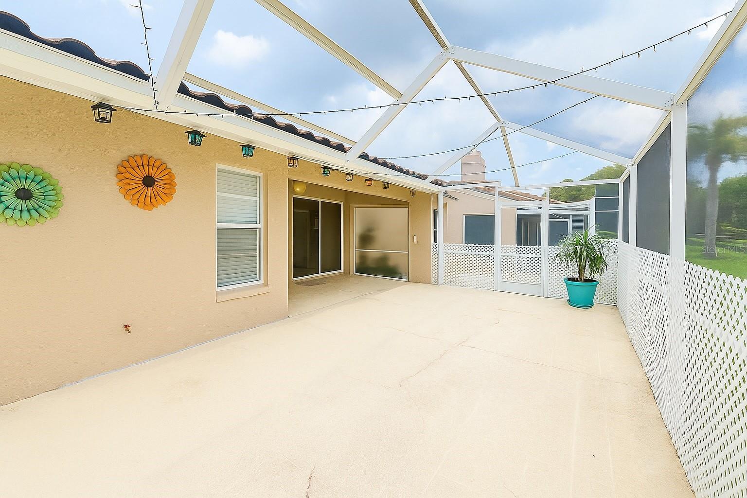 SALEM SQUARE - Residential