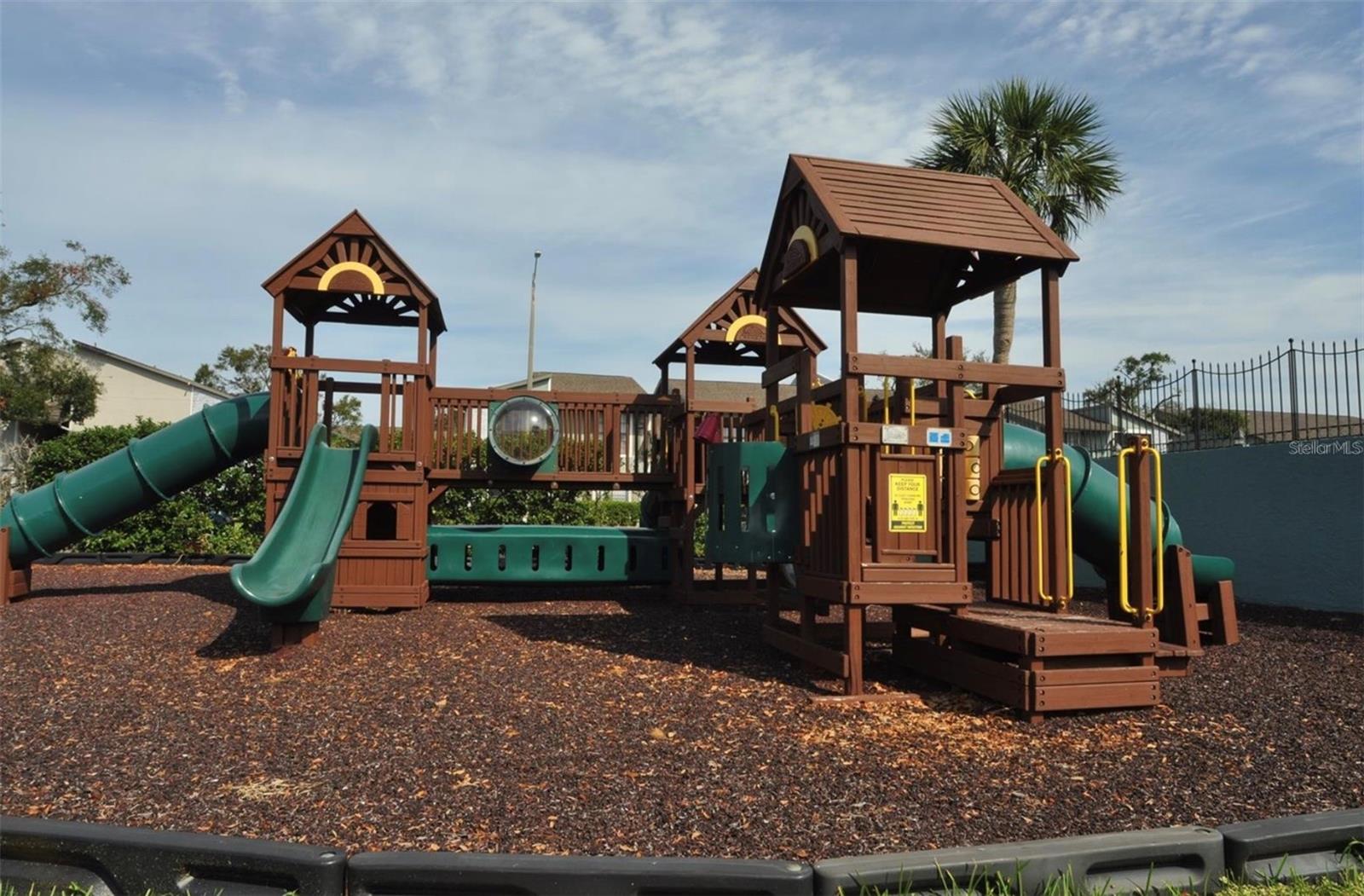 SALEM SQUARE - Residential