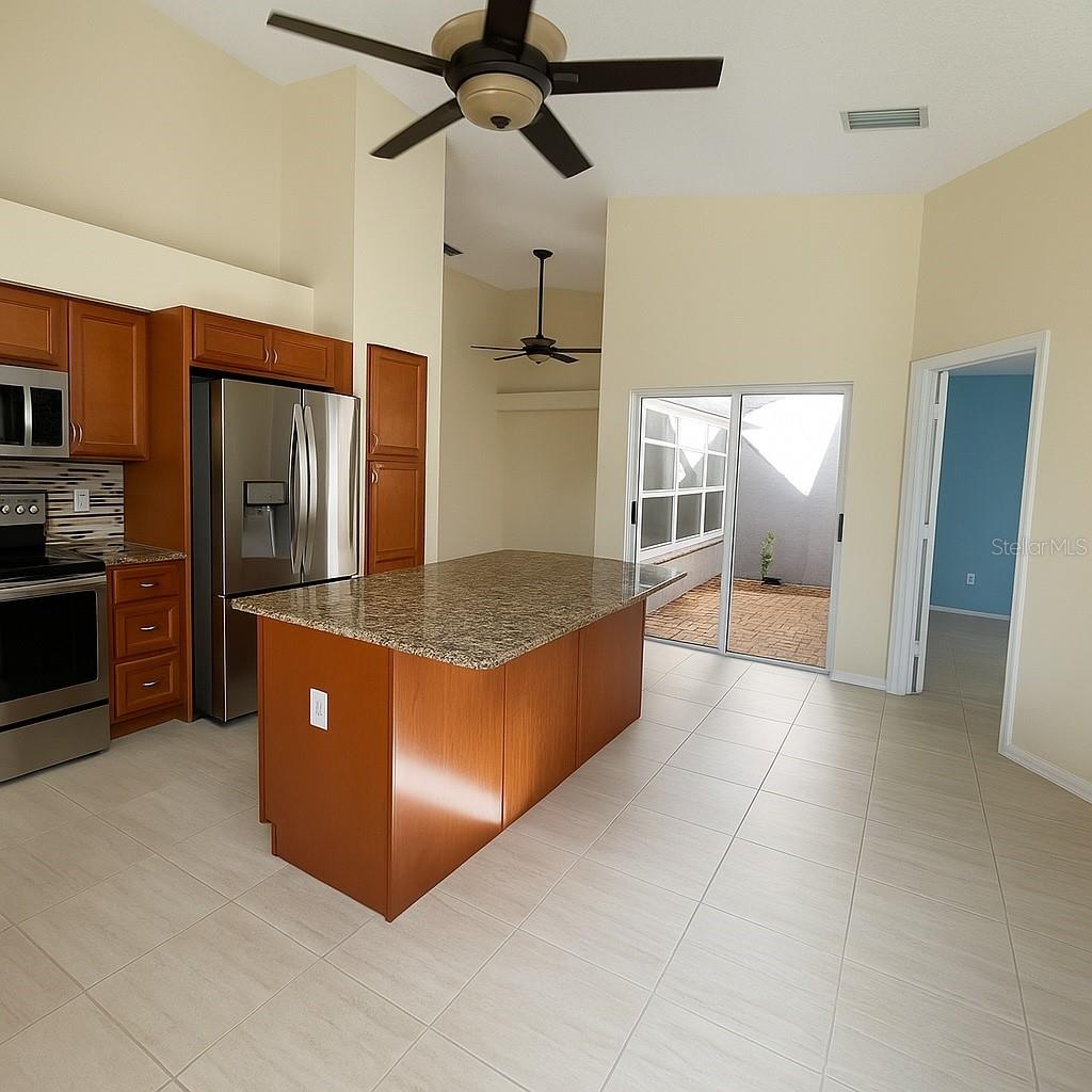SALEM SQUARE - Residential