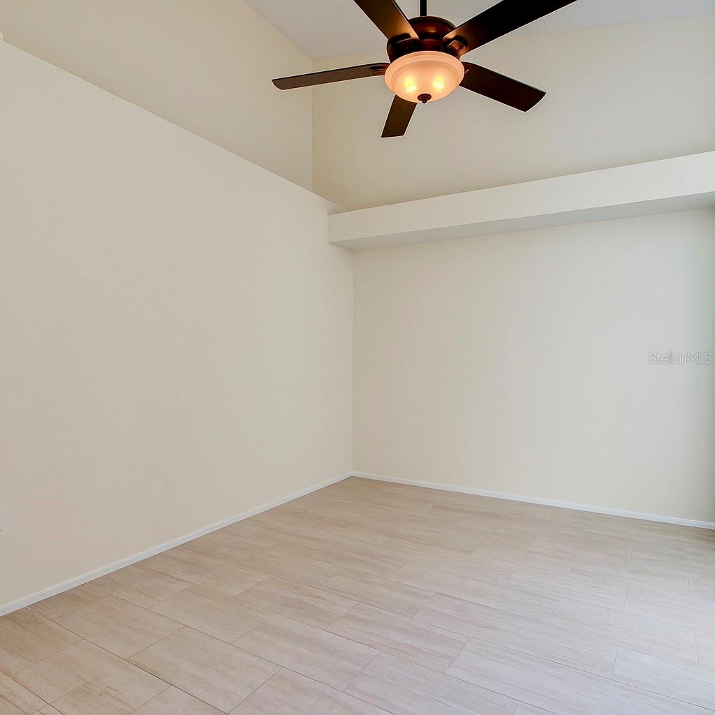 SALEM SQUARE - Residential