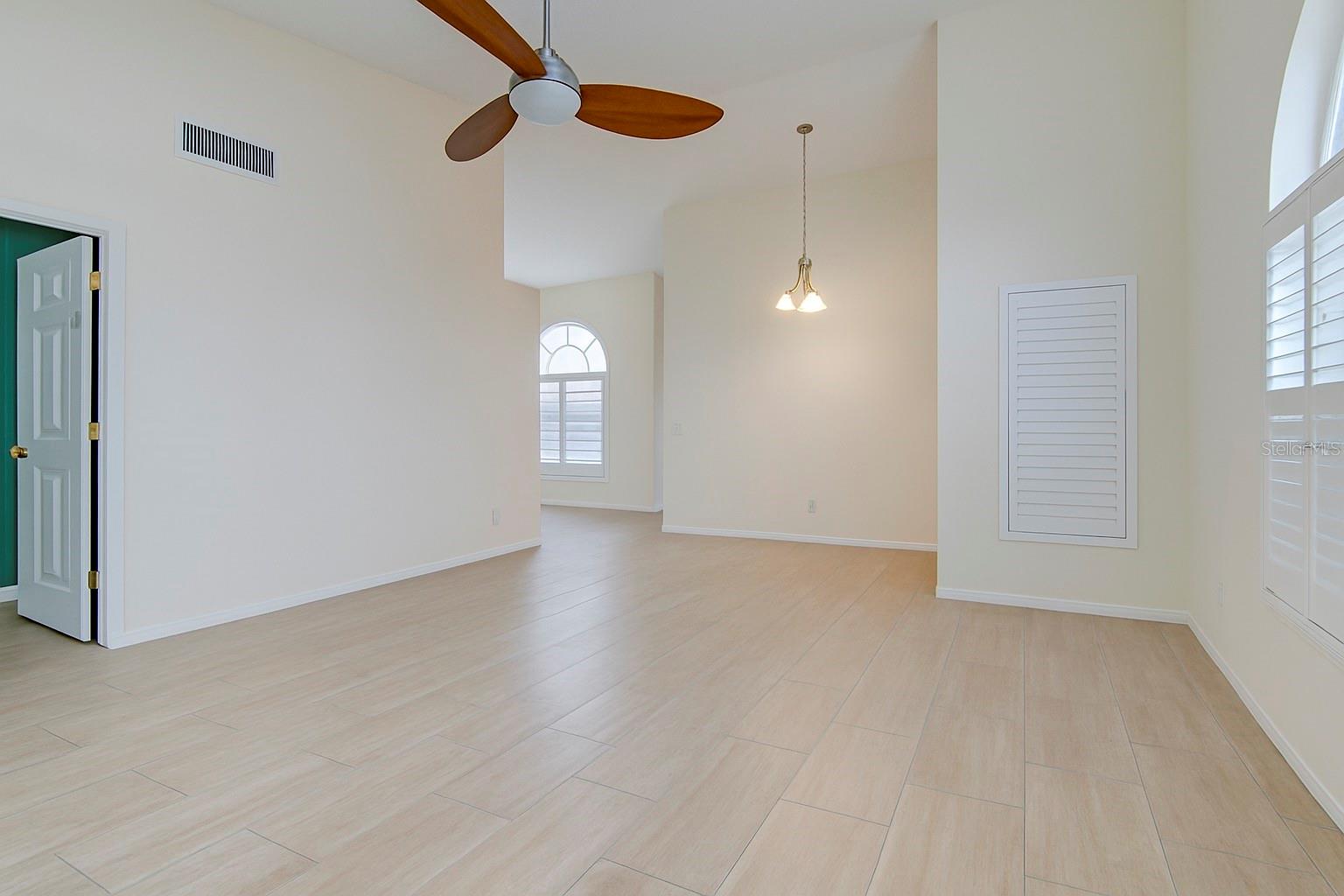 SALEM SQUARE - Residential