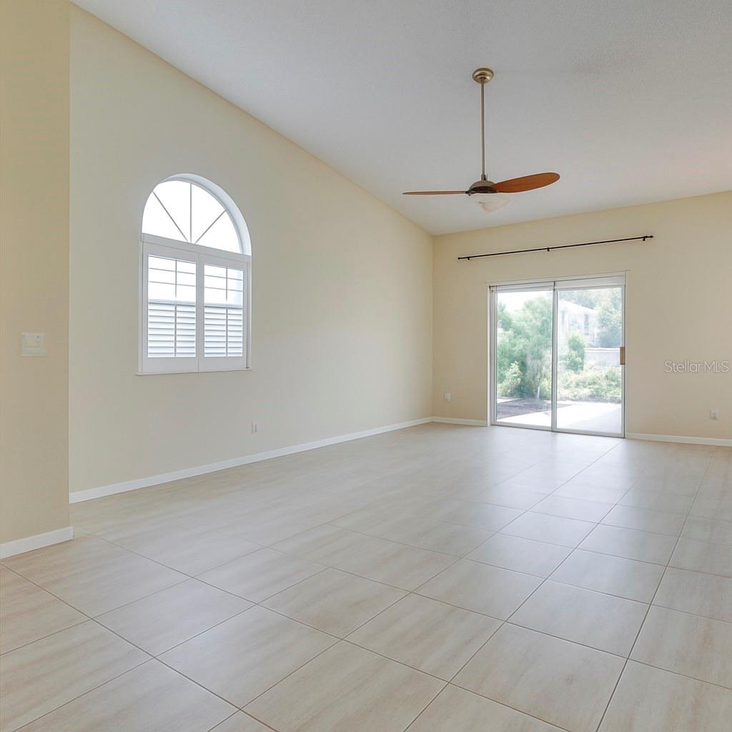 SALEM SQUARE - Residential