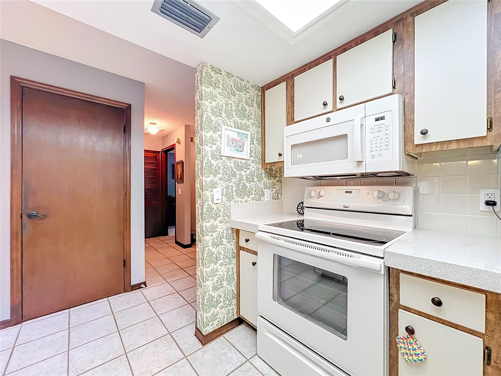 LAZY OAKS CONDO - Residential