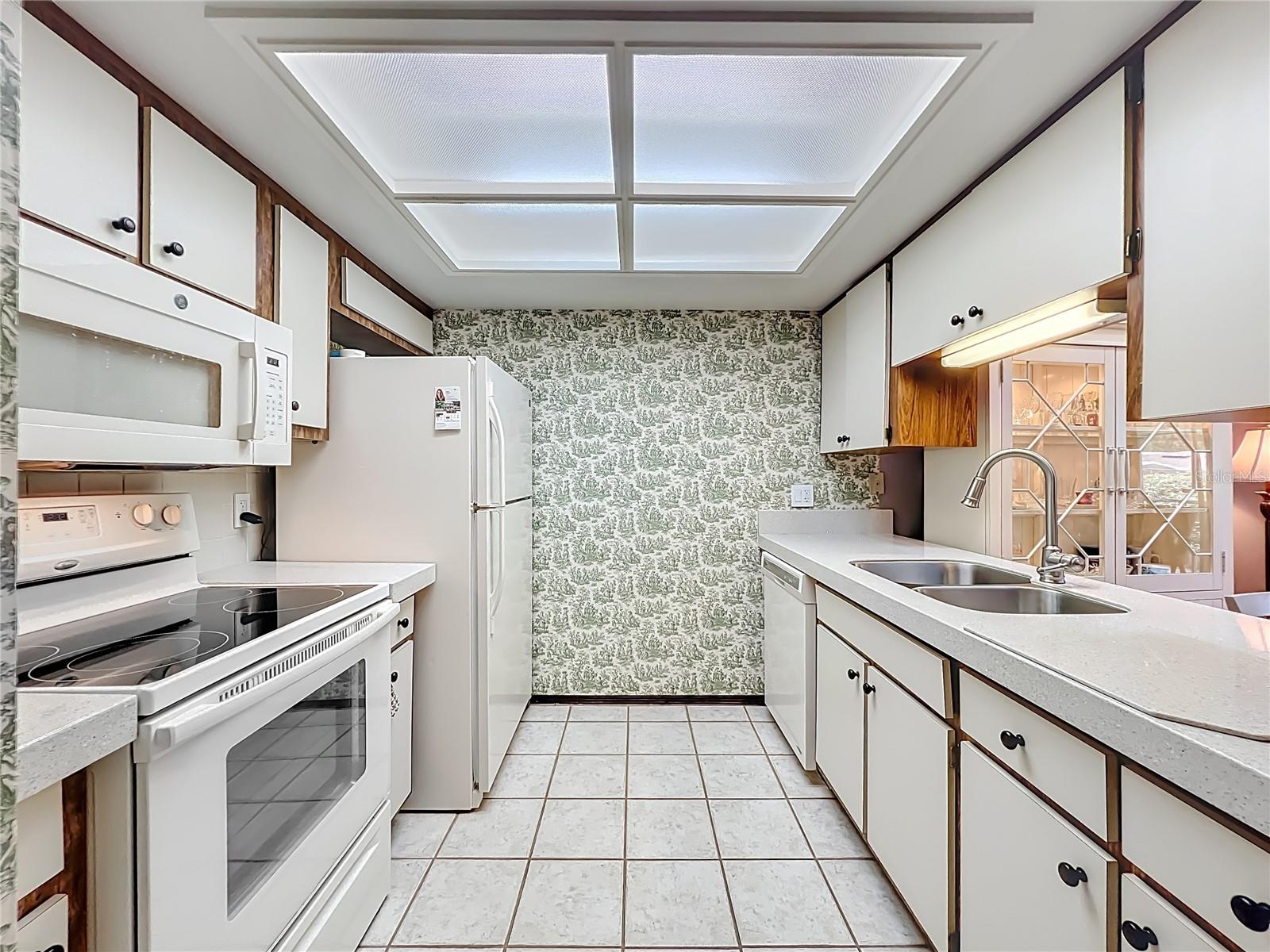 LAZY OAKS CONDO - Residential