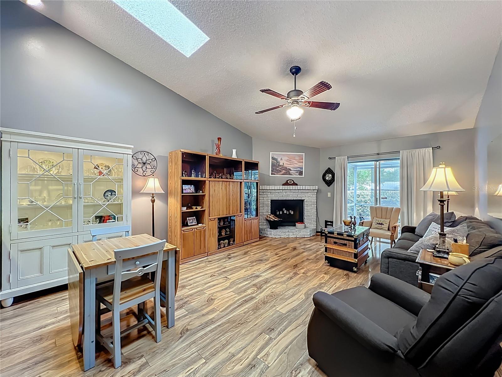 LAZY OAKS CONDO - Residential