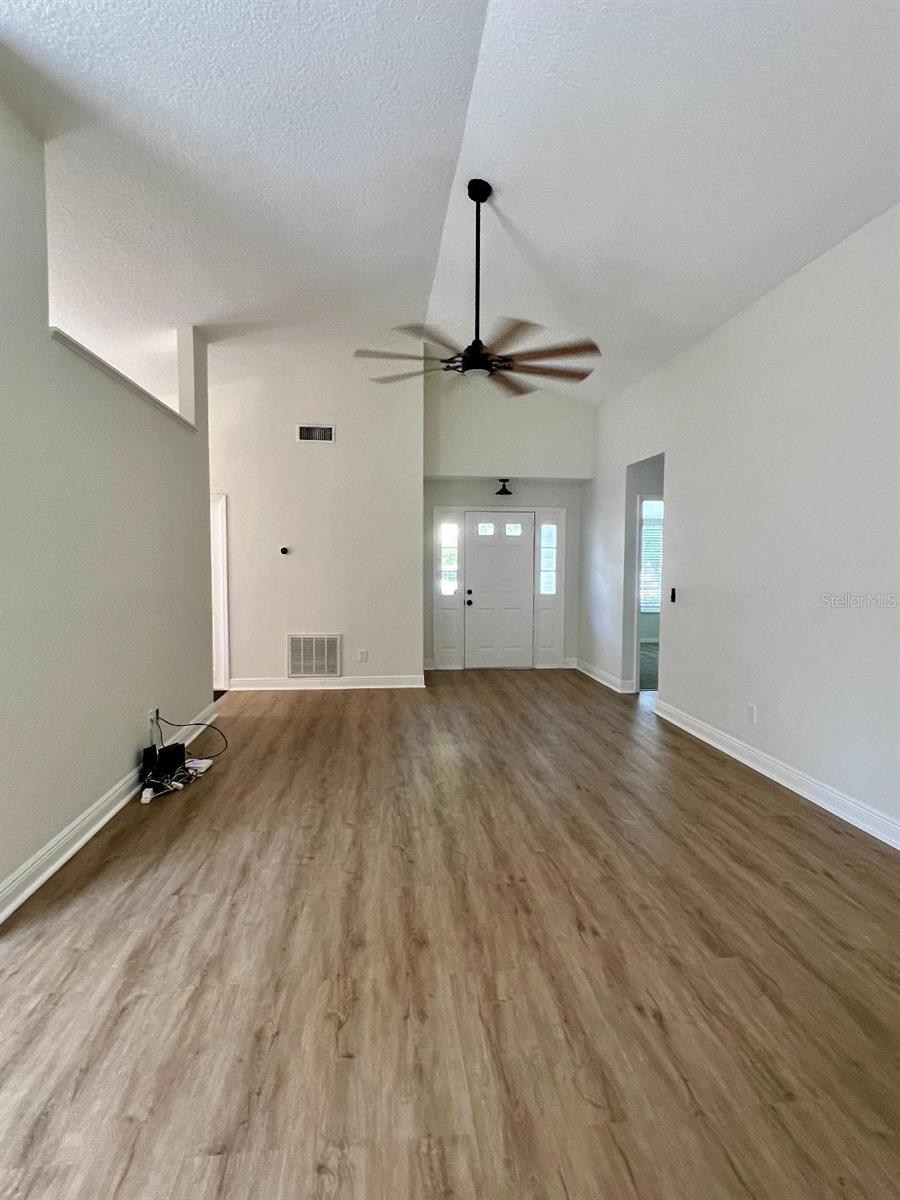 RESERVE AT THE CROSSINGS PH 2 THE - Residential Lease