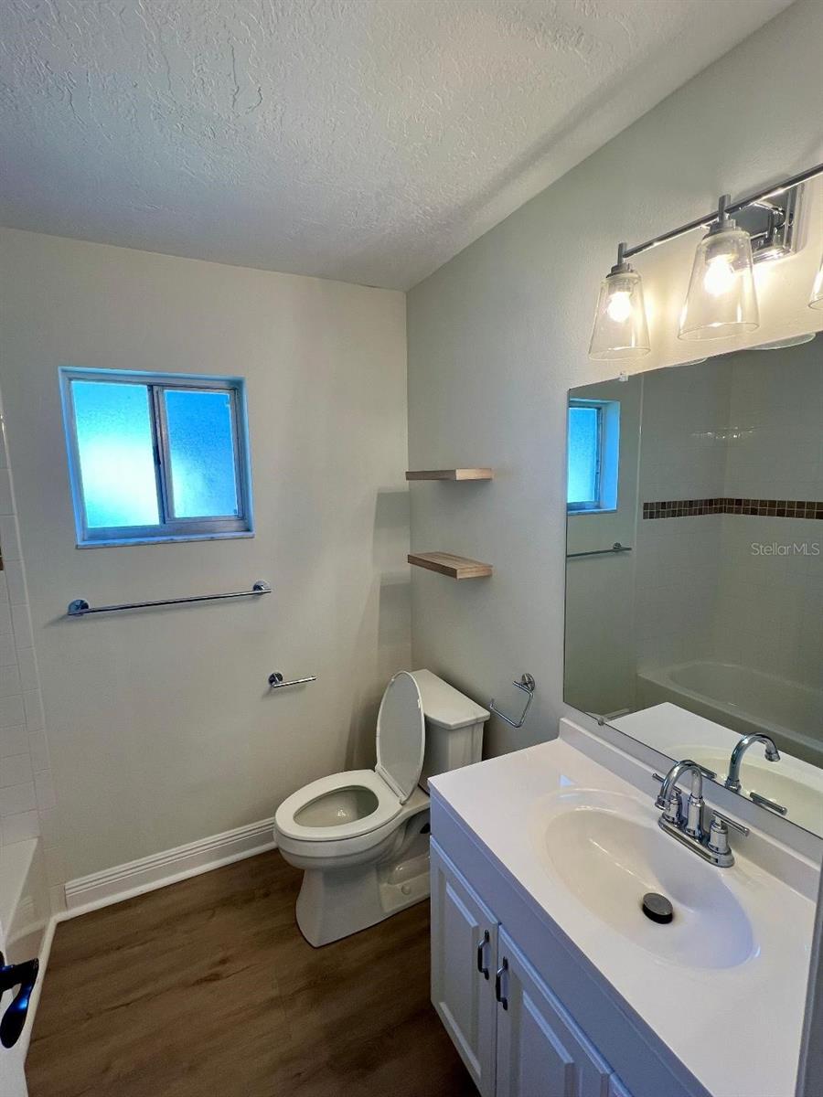 RESERVE AT THE CROSSINGS PH 2 THE - Residential Lease